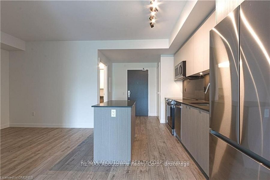 B0822 – 133 Bronte Road, Oakville ‣ W12845268 B0822 – 133 Bronte Road, Oakville ‣ W12845268