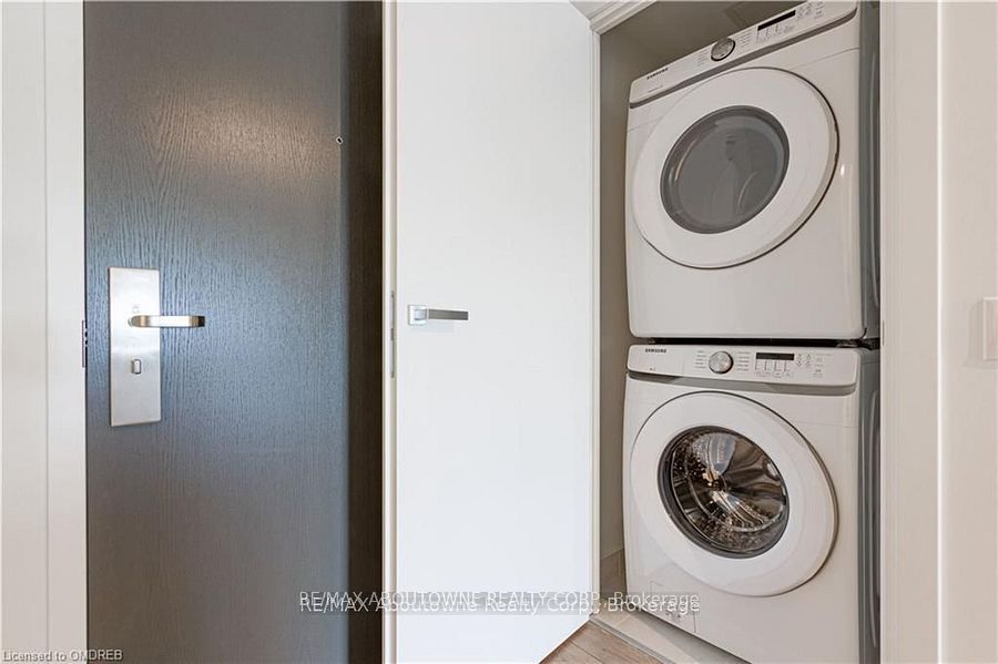 B0822 – 133 Bronte Road, Oakville ‣ W12845268 B0822 – 133 Bronte Road, Oakville ‣ W12845268