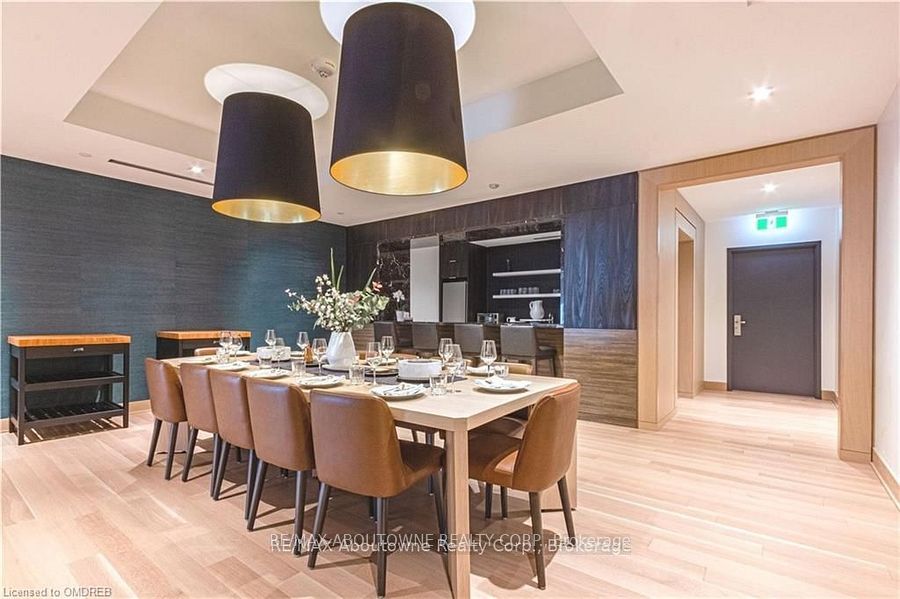 B0822 – 133 Bronte Road, Oakville ‣ W12845268 B0822 – 133 Bronte Road, Oakville ‣ W12845268