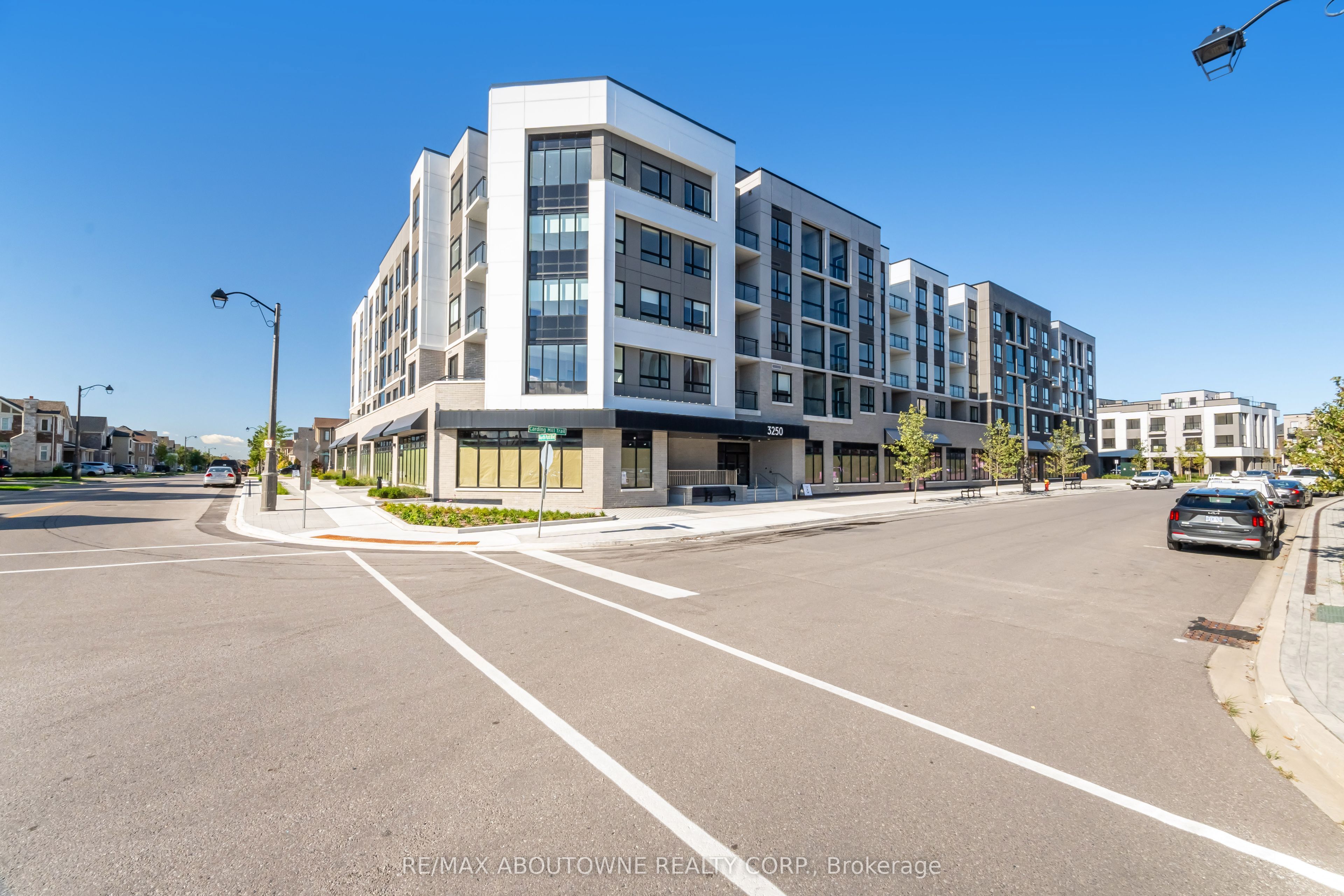 28 – 3250 Carding Mill Trail, Oakville