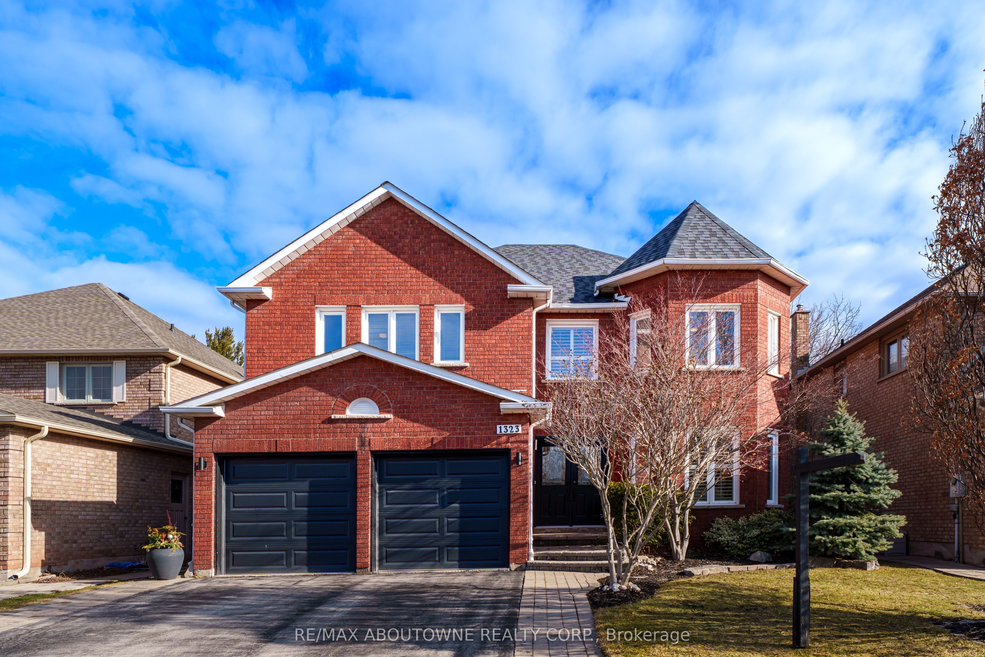 1323 Blackburn Drive, Oakville