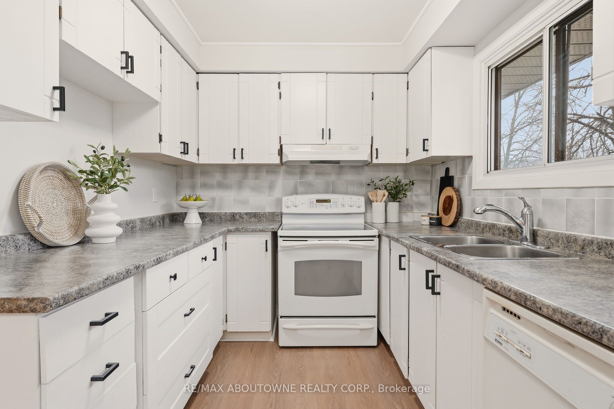 54 – 6040 Montevideo Road, Mississauga ‣ W12882564 54 – 6040 Montevideo Road, Mississauga ‣ W12882564