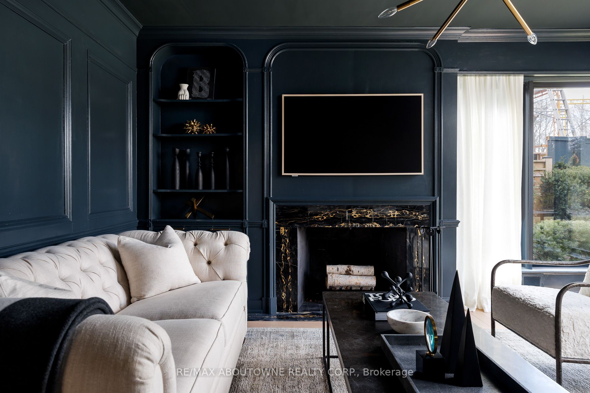 3 Ennisclare Drive, Oakville ‣ W12884912 3 Ennisclare Drive, Oakville ‣ W12884912