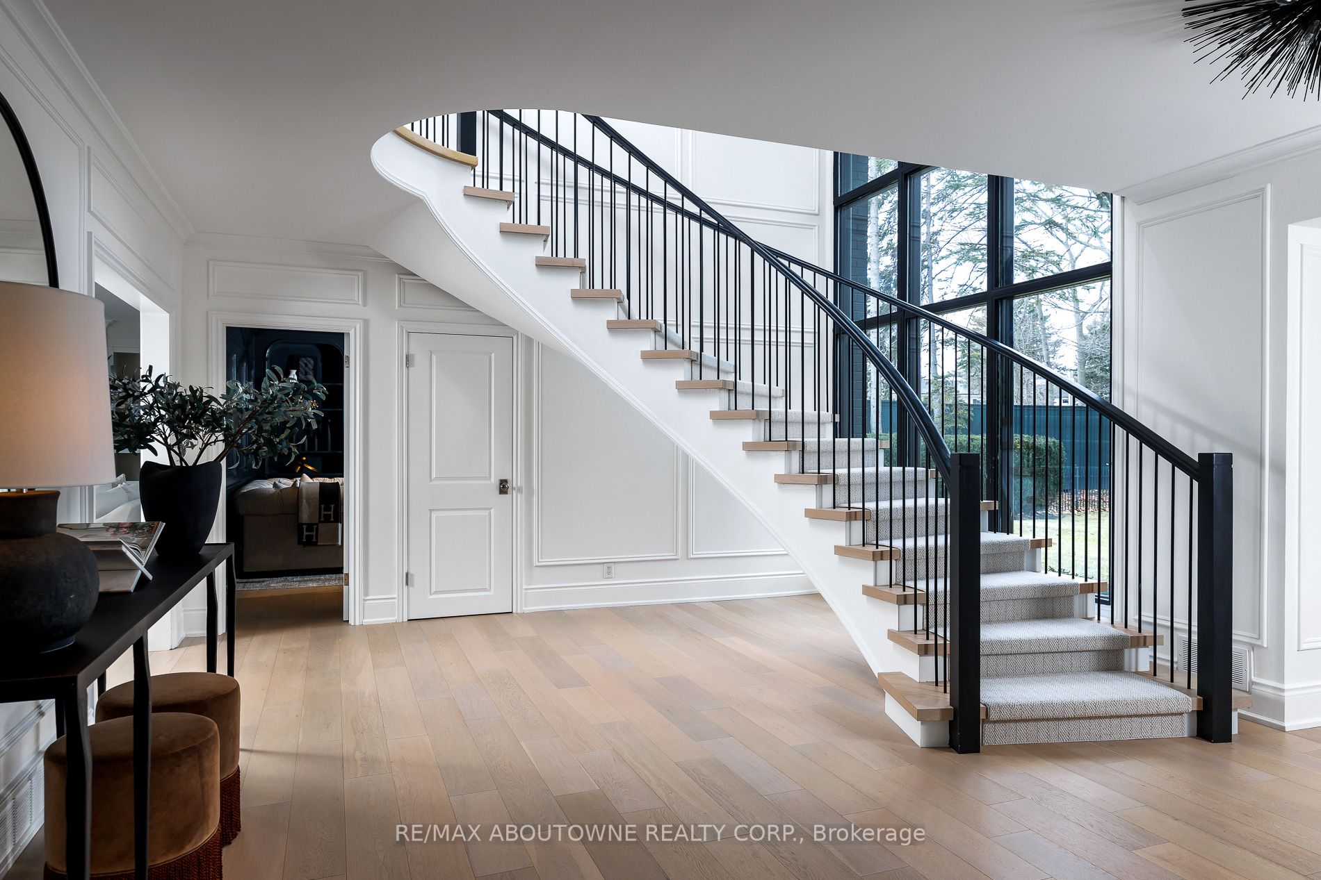 3 Ennisclare Drive, Oakville ‣ W12884912 3 Ennisclare Drive, Oakville ‣ W12884912