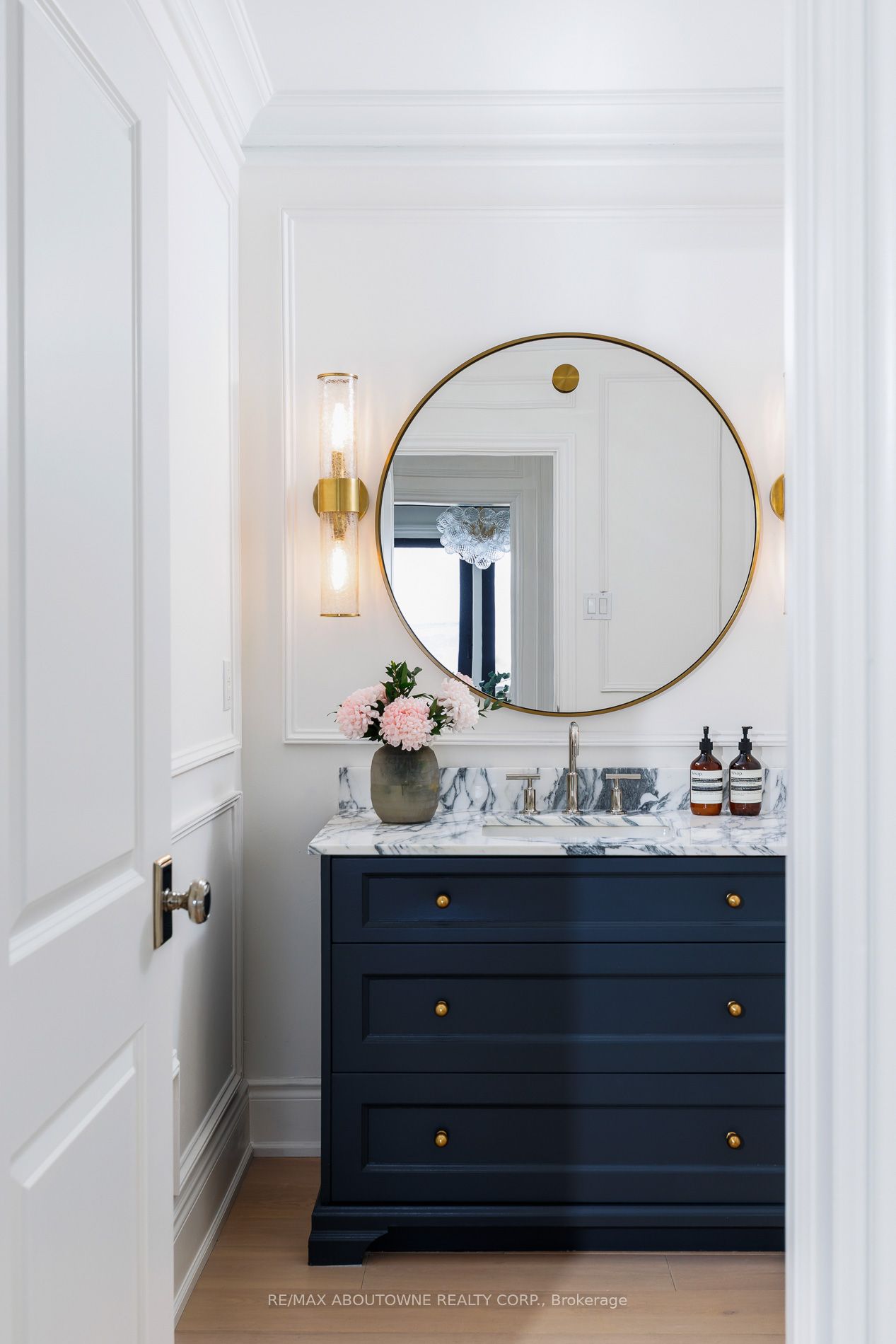 3 Ennisclare Drive, Oakville ‣ W12884912 3 Ennisclare Drive, Oakville ‣ W12884912