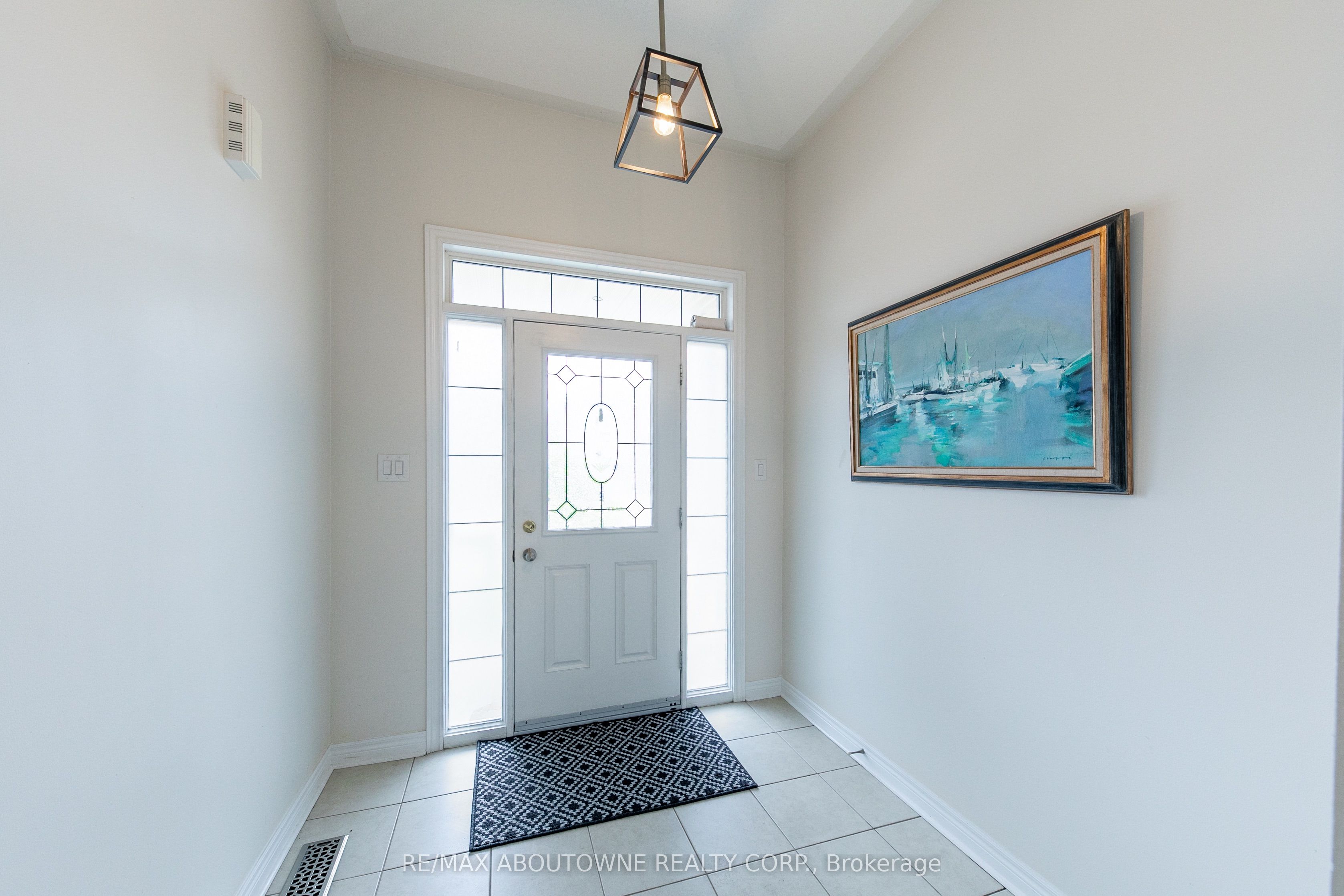 374 Spring Blossom Crescent, Oakville ‣ W12885964 374 Spring Blossom Crescent, Oakville ‣ W12885964