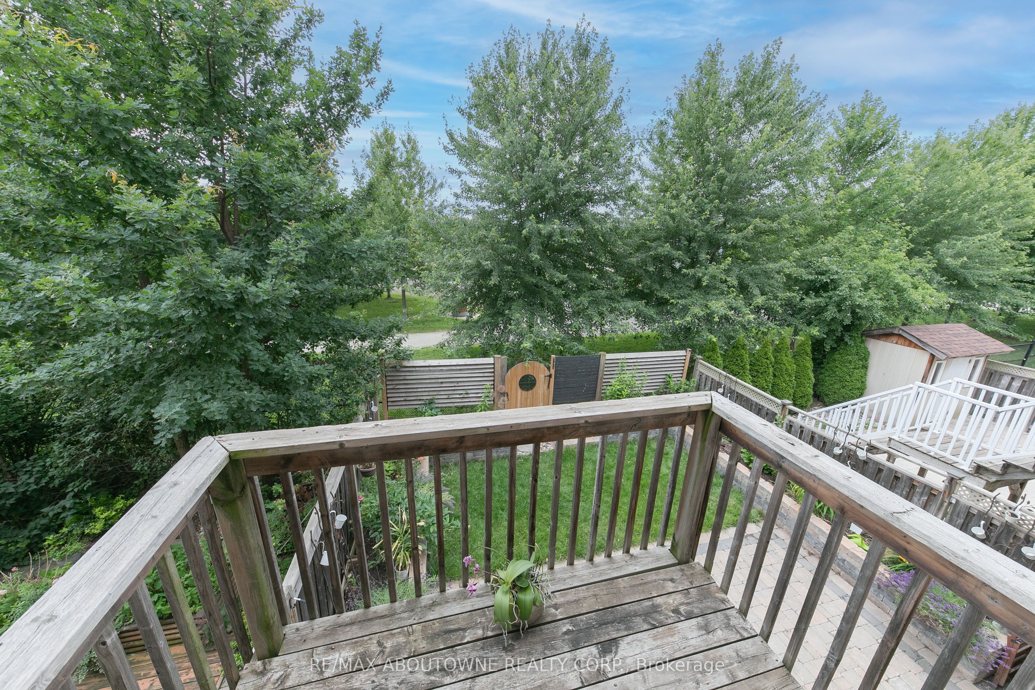 374 Spring Blossom Crescent, Oakville ‣ W12885964 374 Spring Blossom Crescent, Oakville ‣ W12885964