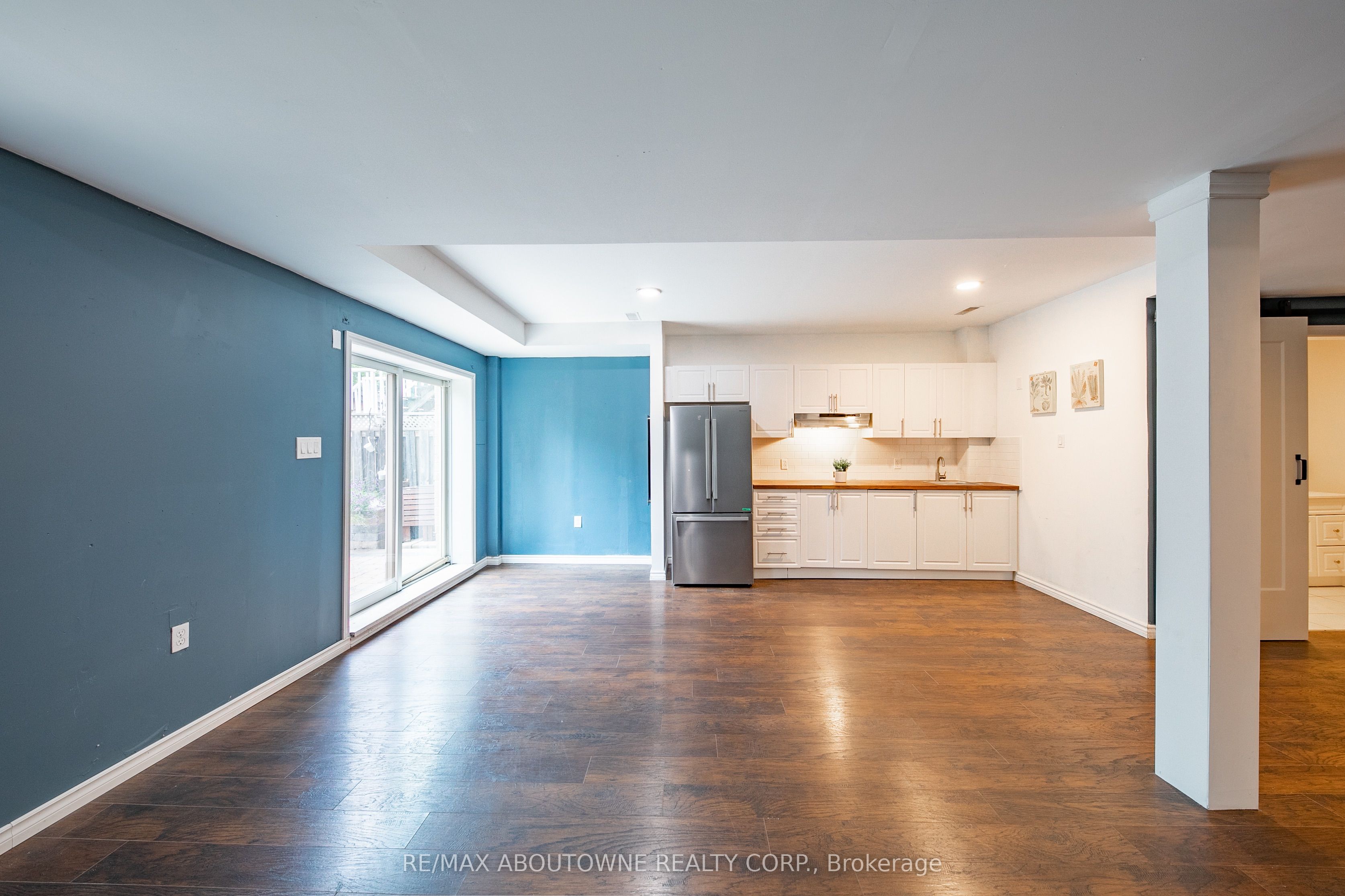 374 Spring Blossom Crescent, Oakville ‣ W12885964 374 Spring Blossom Crescent, Oakville ‣ W12885964