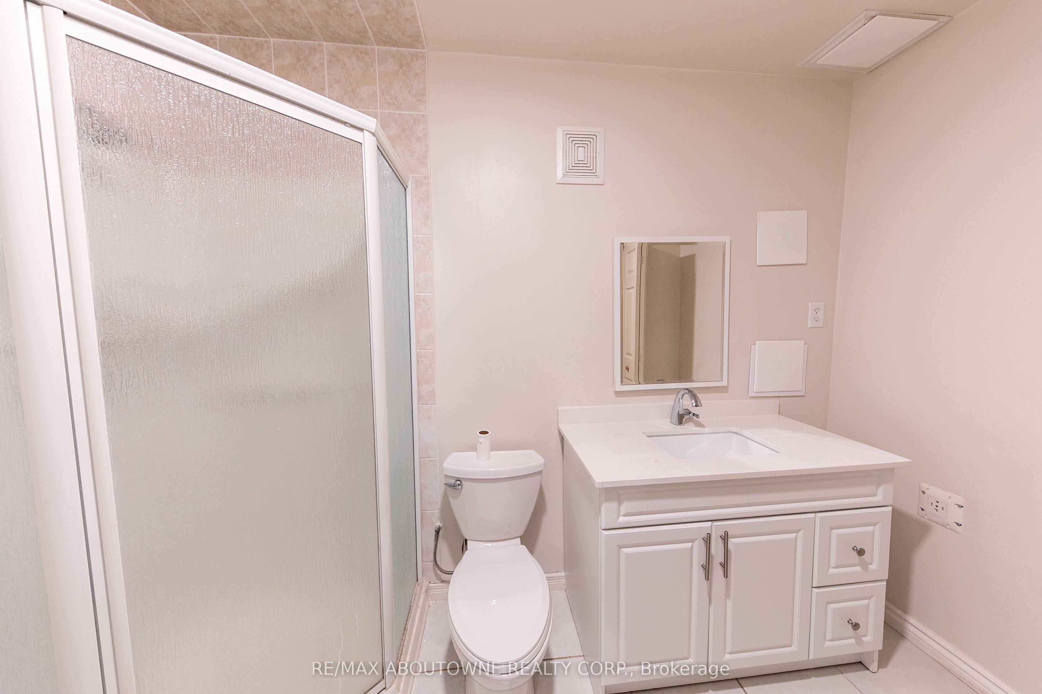 374 Spring Blossom Crescent, Oakville ‣ W12885964 374 Spring Blossom Crescent, Oakville ‣ W12885964