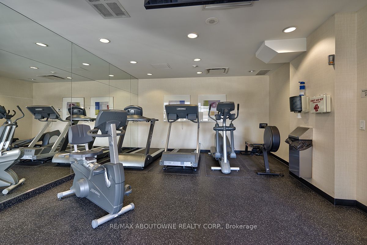 8 – 2325 Central Park Drive, Oakville ‣ W12888336 8 – 2325 Central Park Drive, Oakville ‣ W12888336