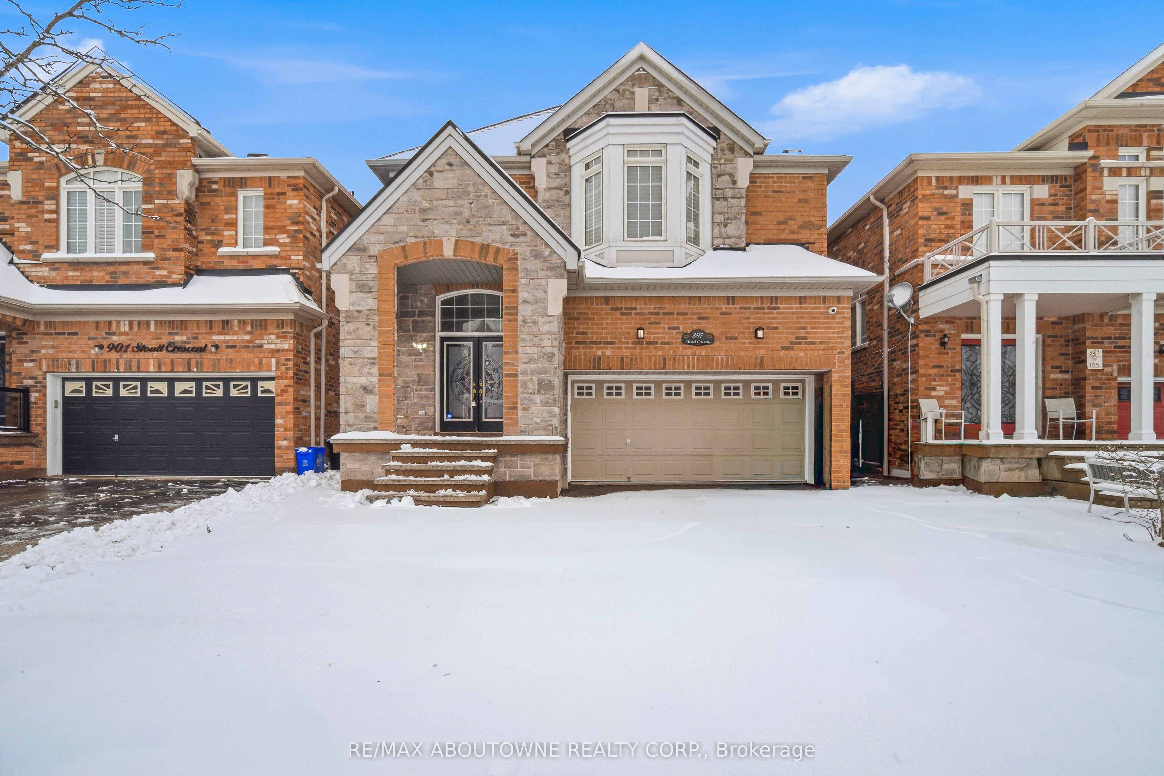897 Stoutt Crescent, Milton