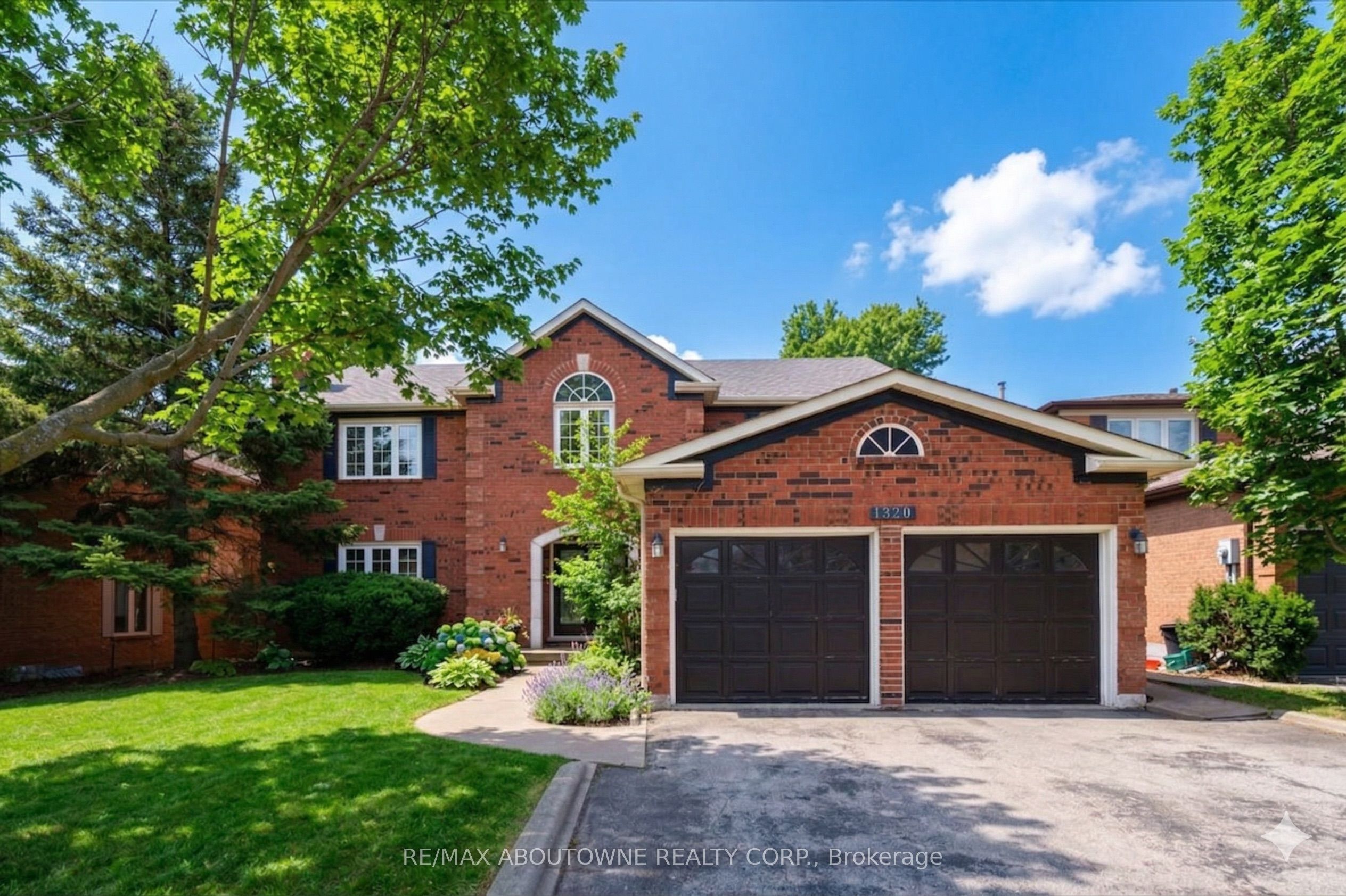 1320 Monks Passage, Oakville