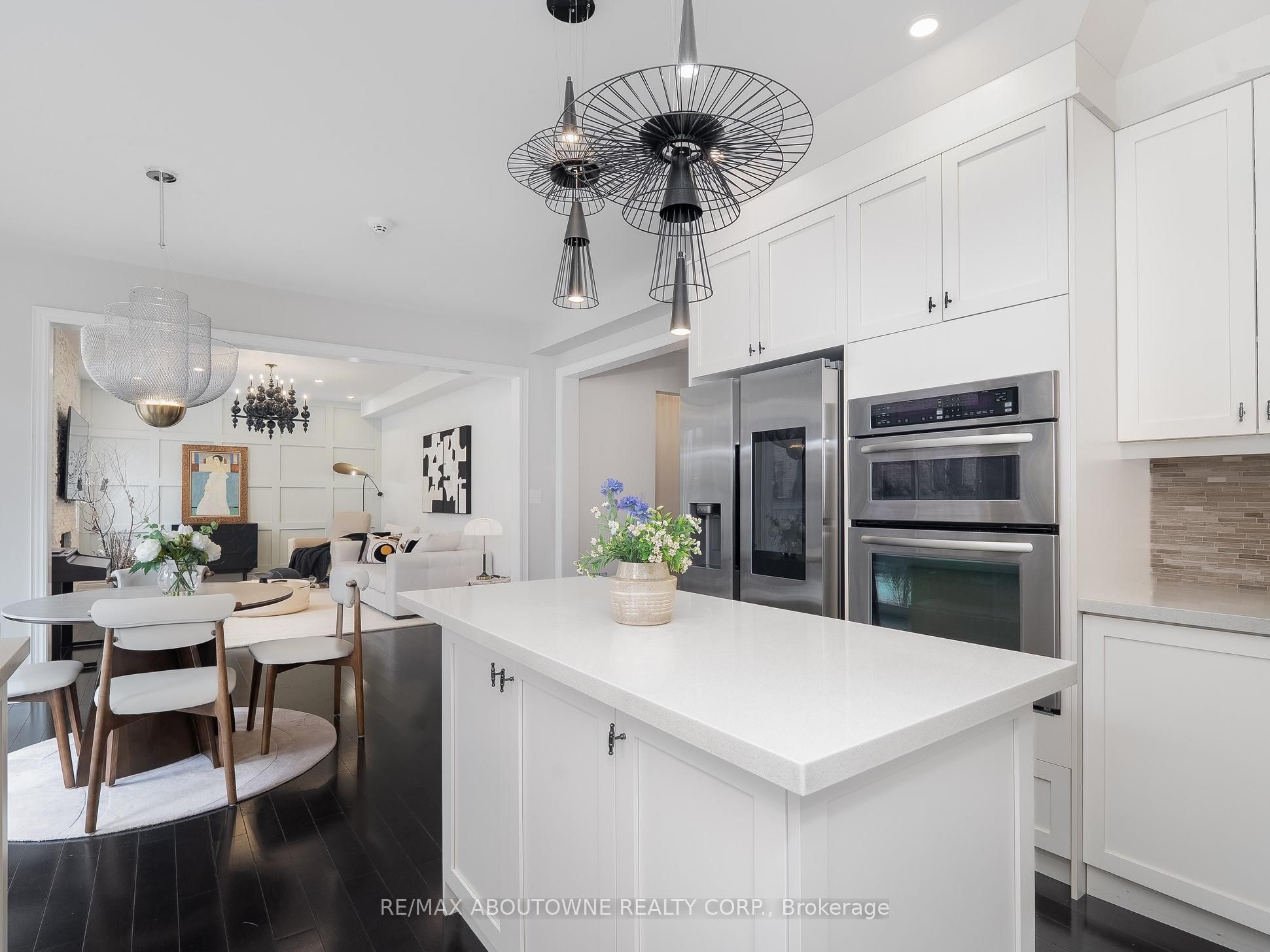 591 Hidden Trail, Oakville ‣ W12902904 591 Hidden Trail, Oakville ‣ W12902904