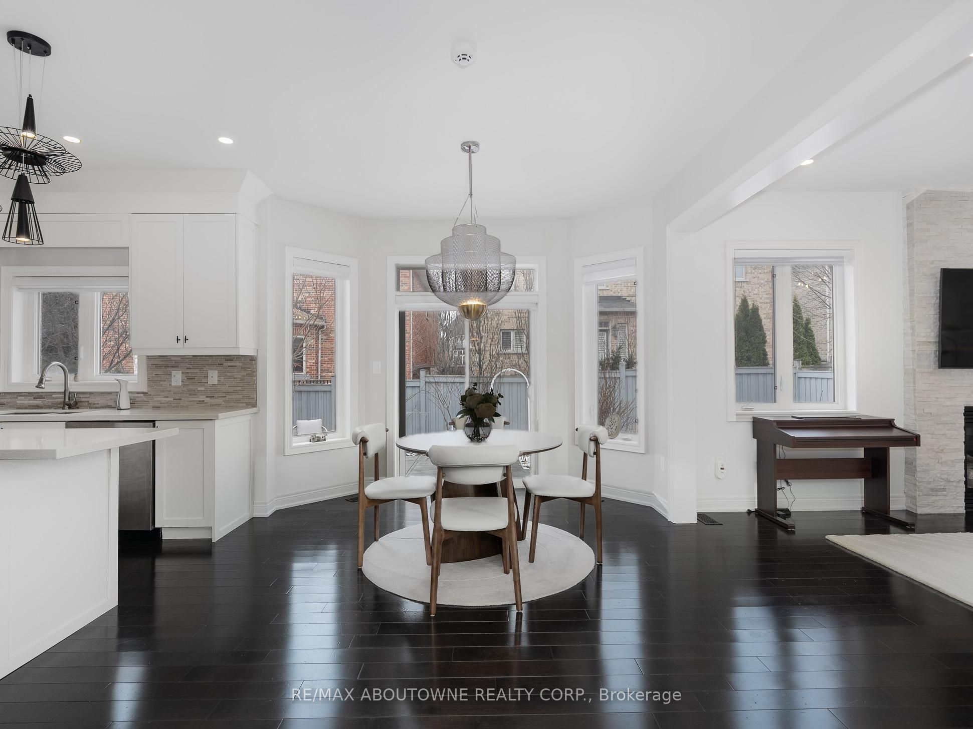 591 Hidden Trail, Oakville ‣ W12902904 591 Hidden Trail, Oakville ‣ W12902904