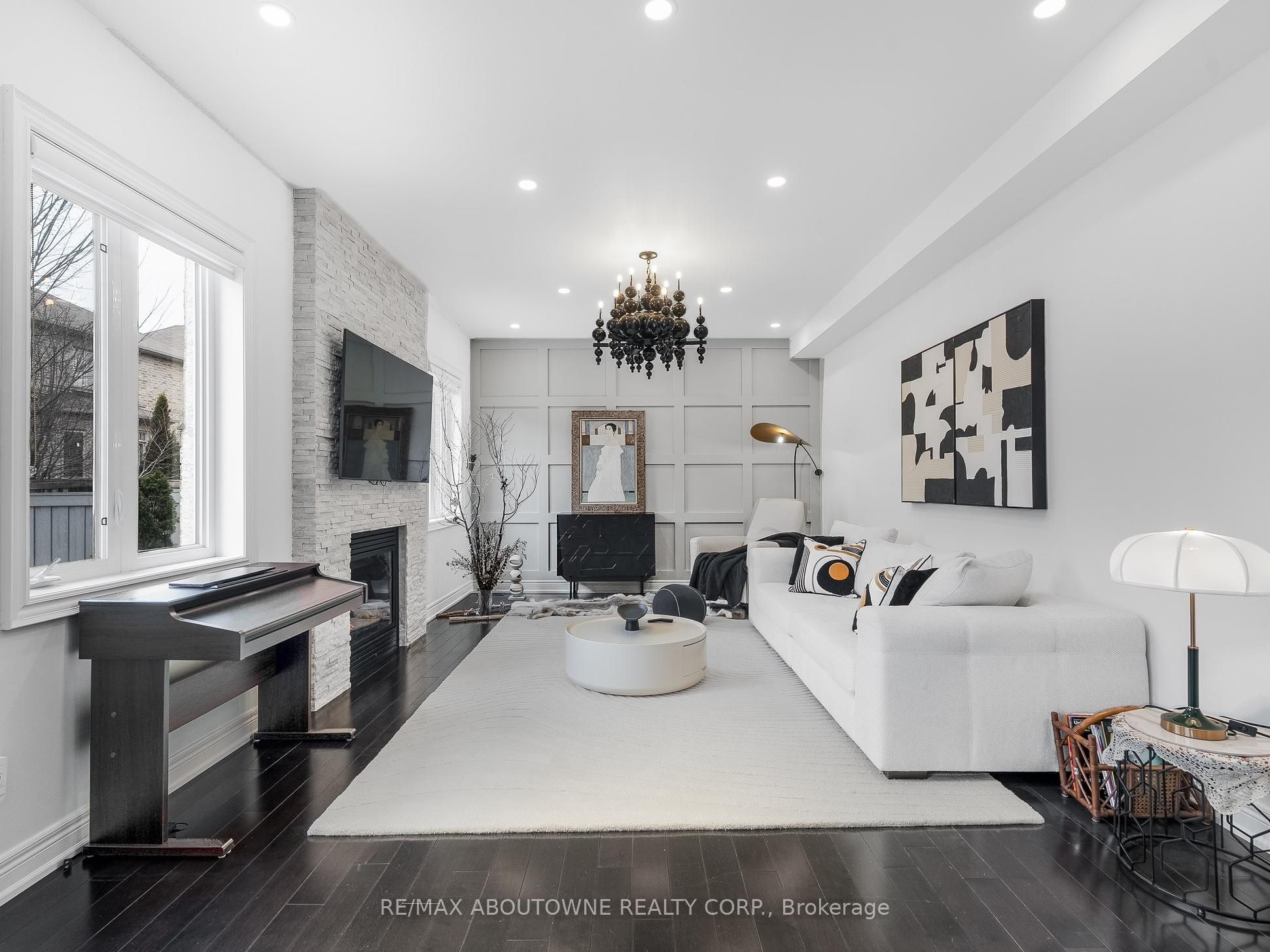 591 Hidden Trail, Oakville ‣ W12902904 591 Hidden Trail, Oakville ‣ W12902904