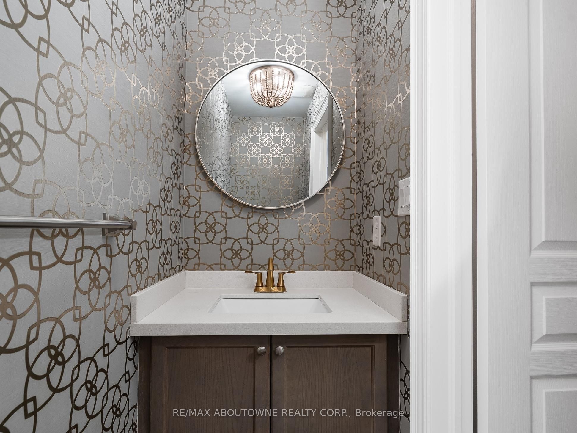 591 Hidden Trail, Oakville ‣ W12902904 591 Hidden Trail, Oakville ‣ W12902904