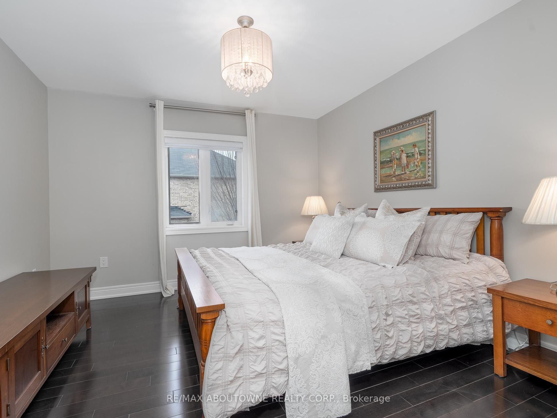 591 Hidden Trail, Oakville ‣ W12902904 591 Hidden Trail, Oakville ‣ W12902904