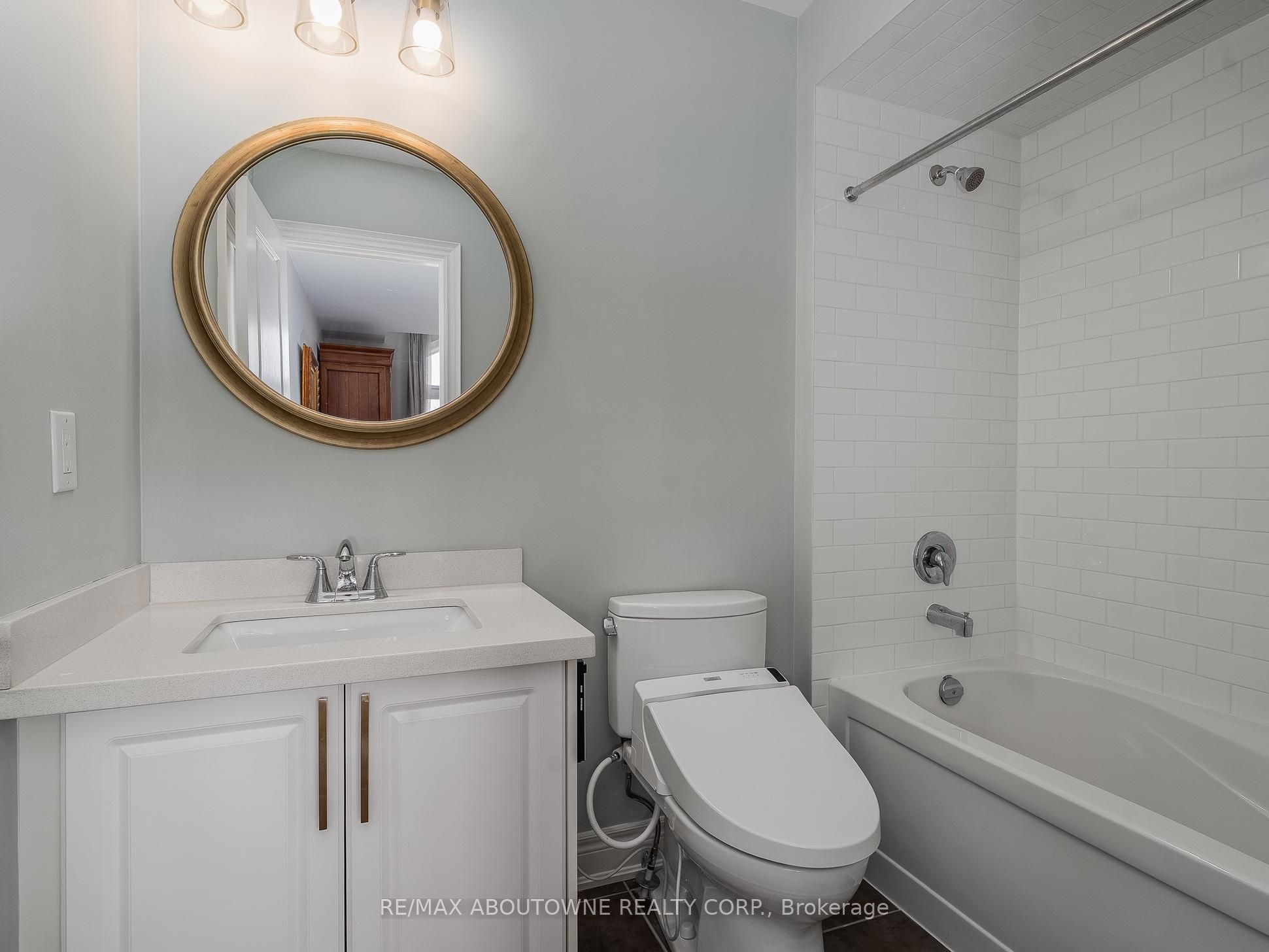 591 Hidden Trail, Oakville ‣ W12902904 591 Hidden Trail, Oakville ‣ W12902904