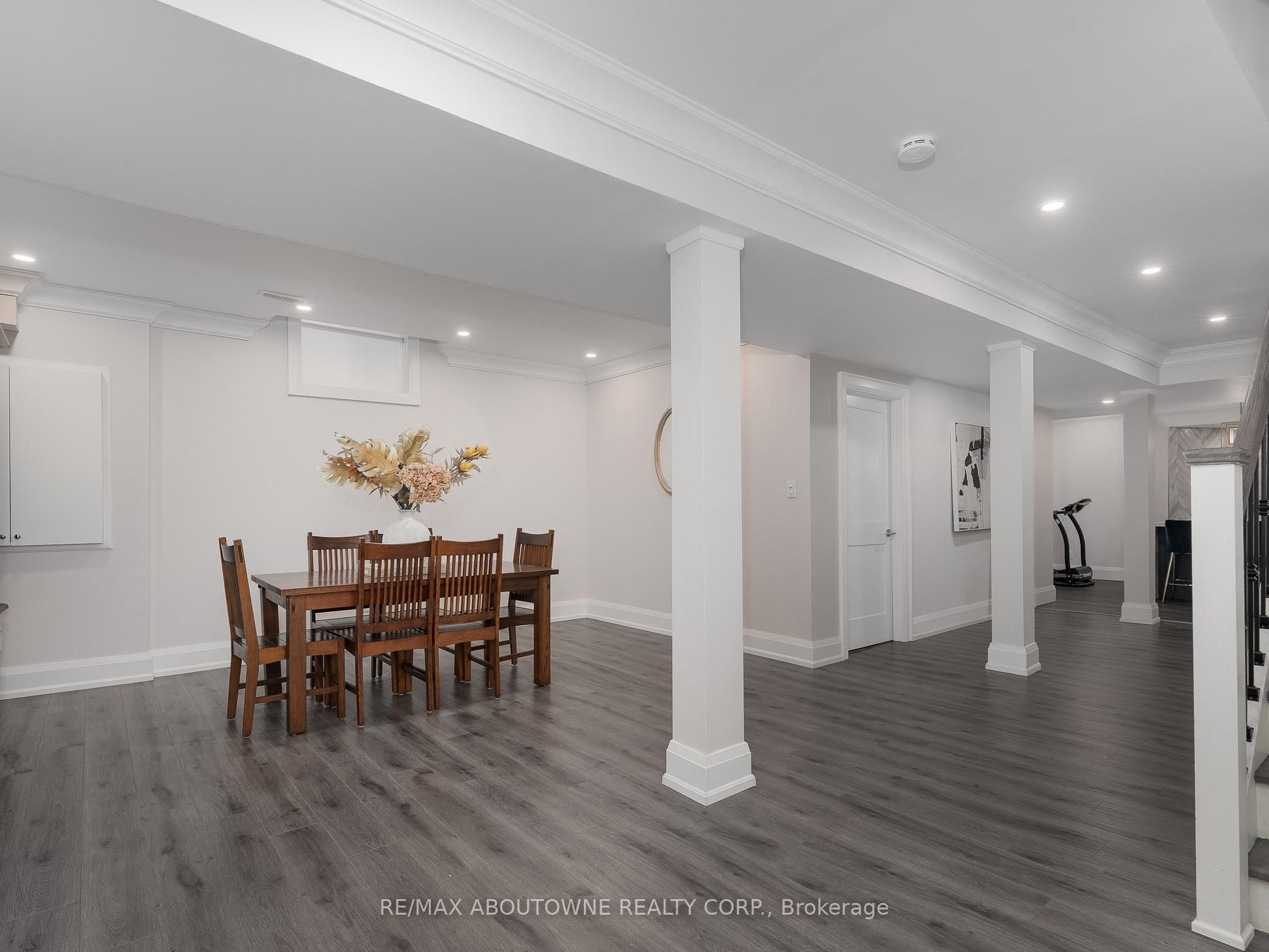 591 Hidden Trail, Oakville ‣ W12902904 591 Hidden Trail, Oakville ‣ W12902904