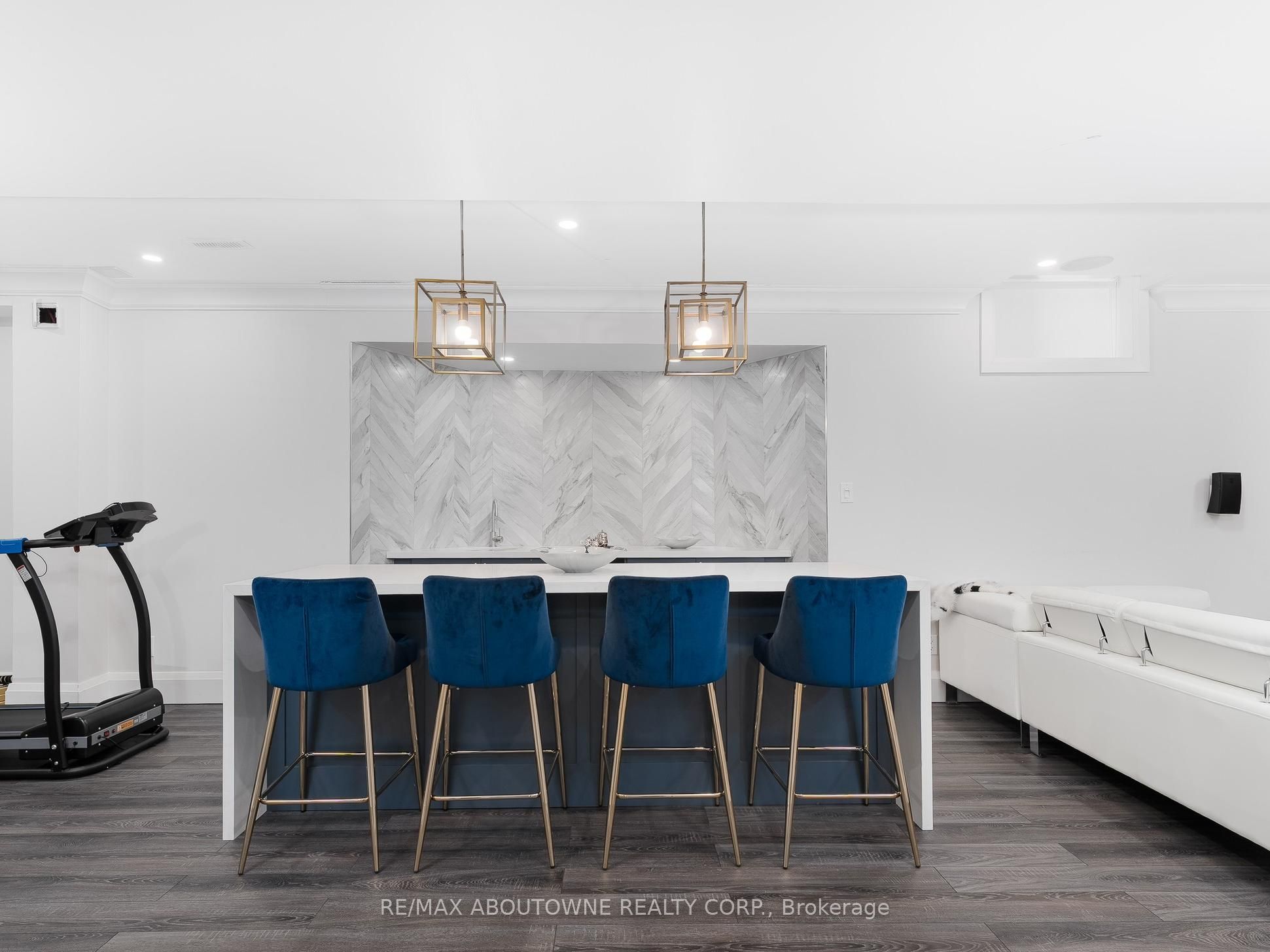 591 Hidden Trail, Oakville ‣ W12902904 591 Hidden Trail, Oakville ‣ W12902904