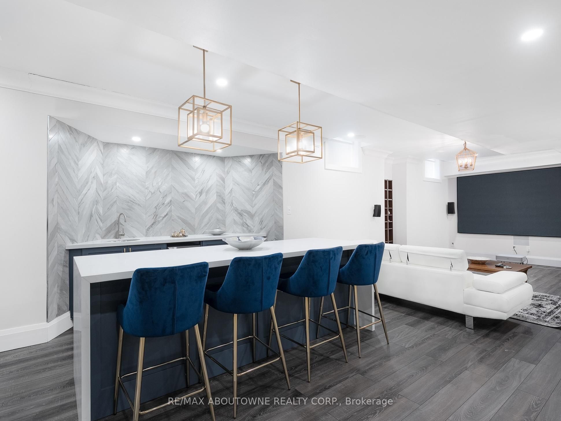 591 Hidden Trail, Oakville ‣ W12902904 591 Hidden Trail, Oakville ‣ W12902904