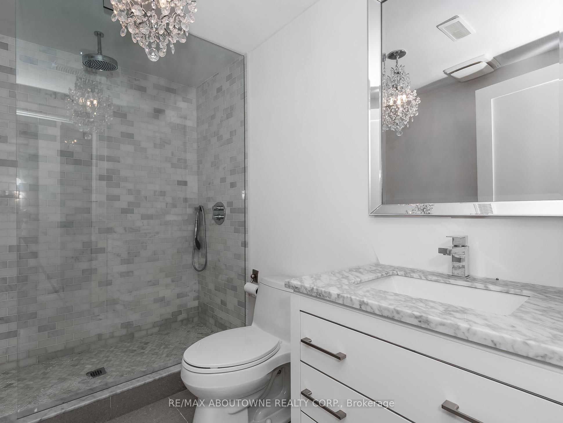 591 Hidden Trail, Oakville ‣ W12902904 591 Hidden Trail, Oakville ‣ W12902904