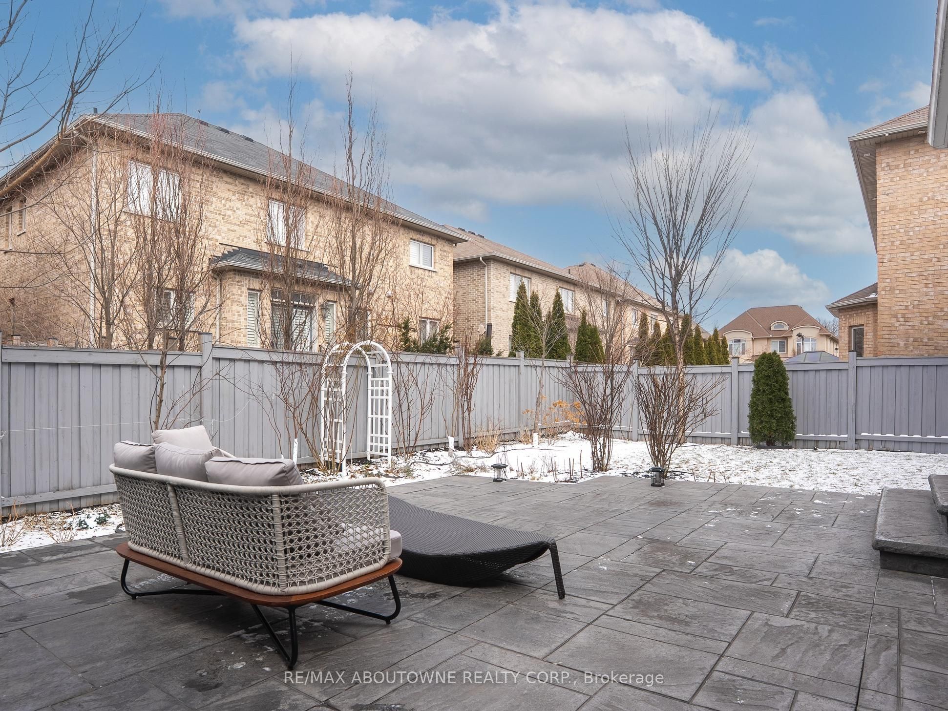 591 Hidden Trail, Oakville ‣ W12902904 591 Hidden Trail, Oakville ‣ W12902904