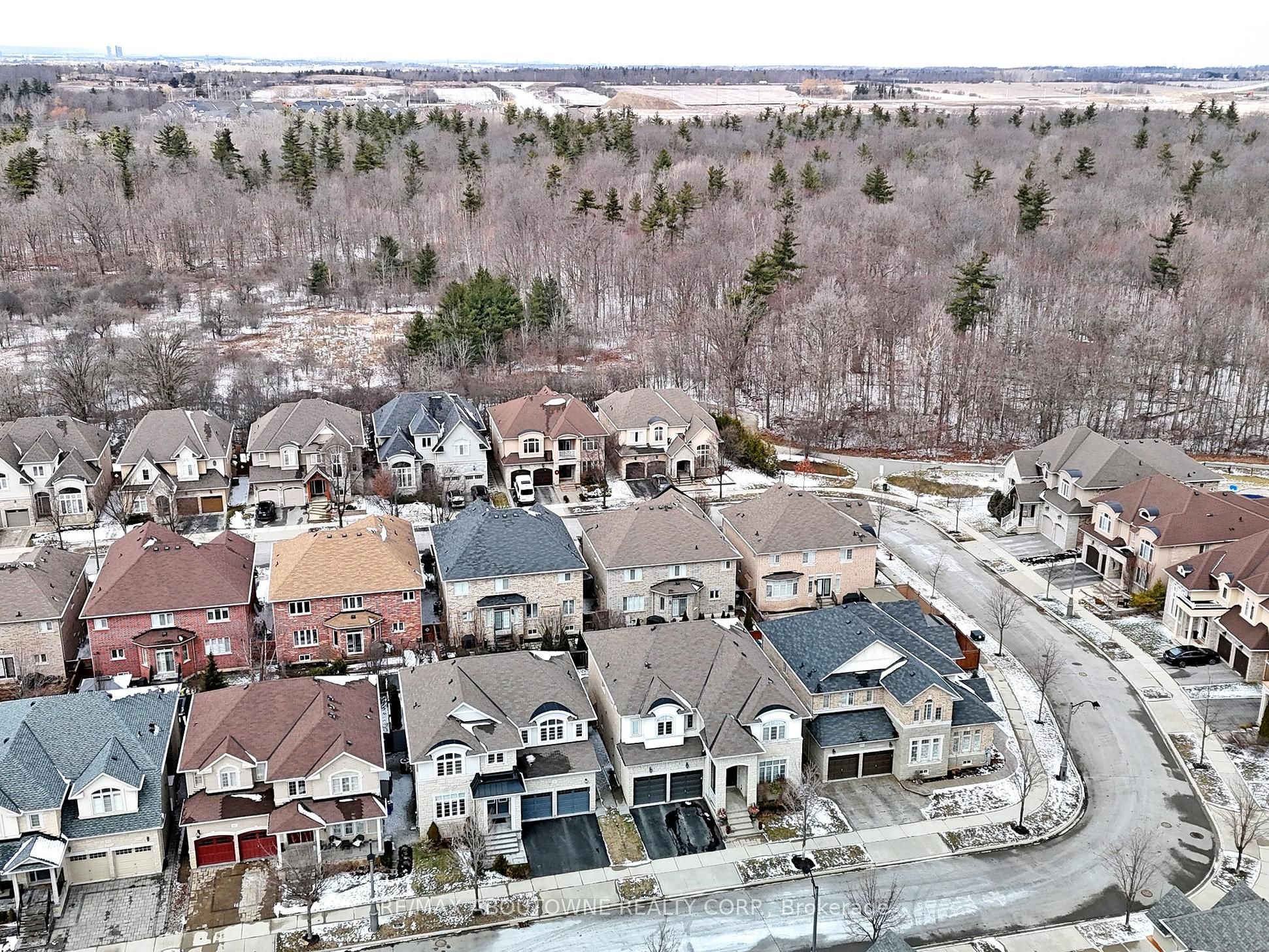 591 Hidden Trail, Oakville ‣ W12902904 591 Hidden Trail, Oakville ‣ W12902904