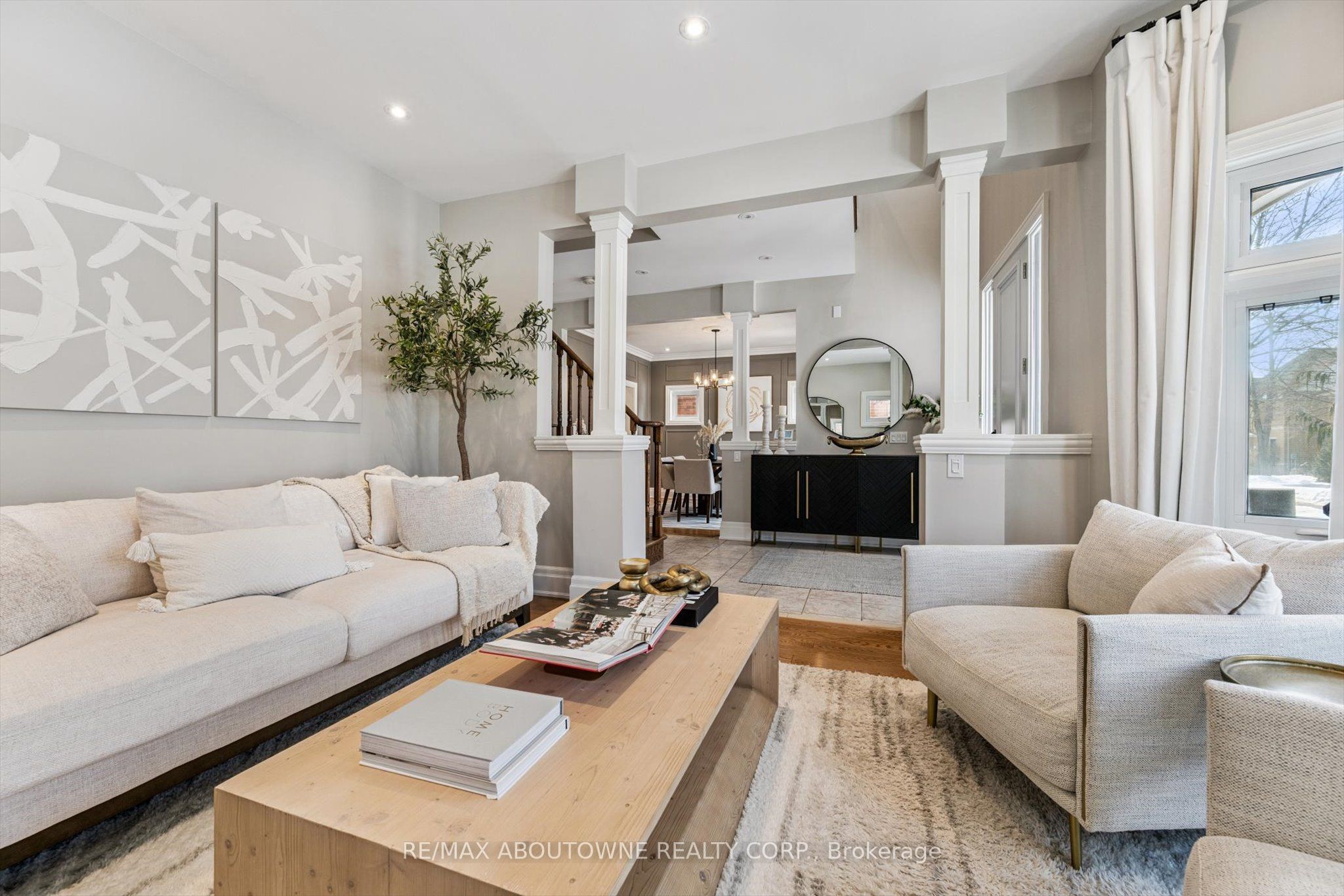 256 Lexington Road, Oakville ‣ W12903018 256 Lexington Road, Oakville ‣ W12903018