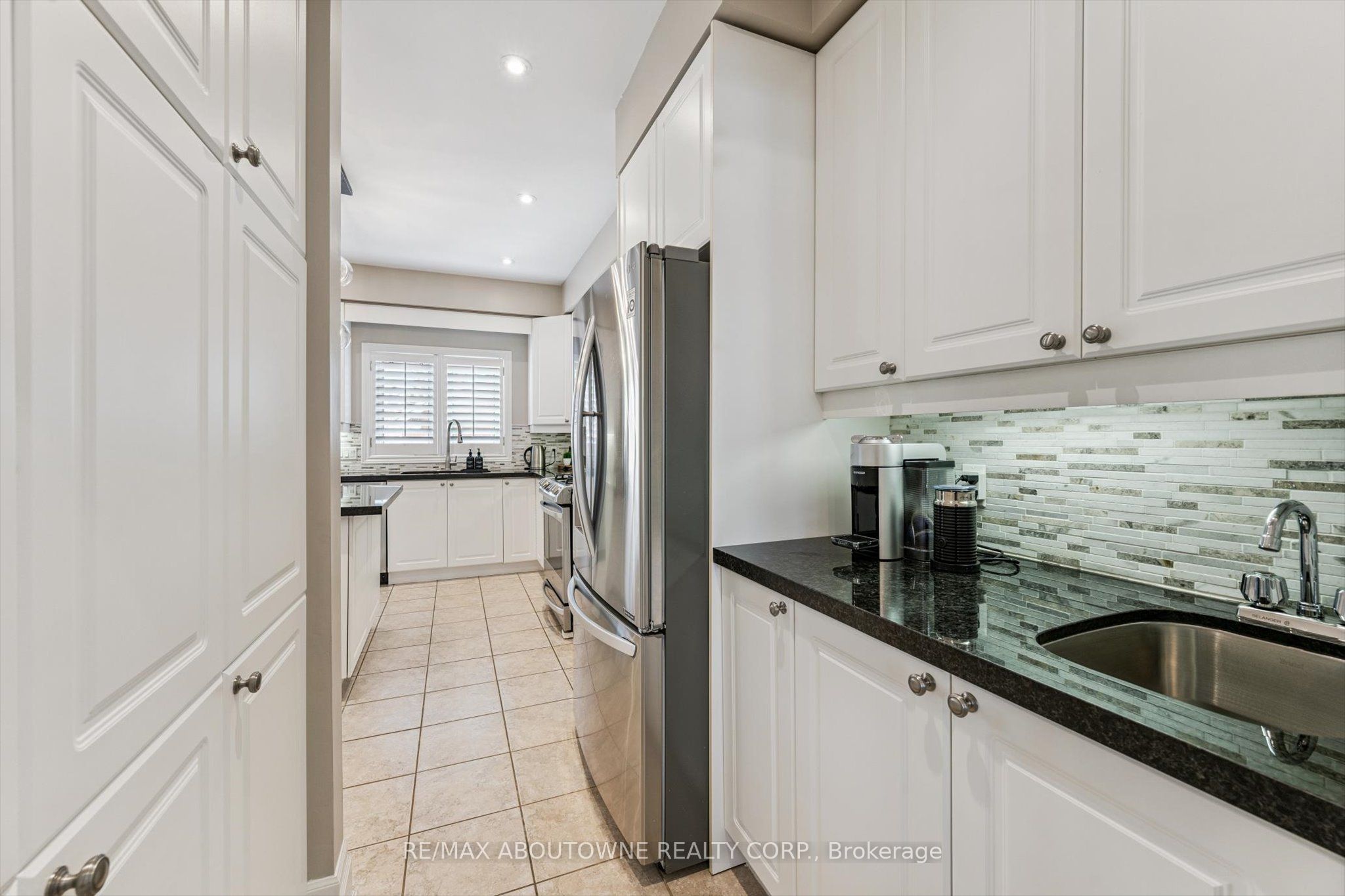 256 Lexington Road, Oakville ‣ W12903018 256 Lexington Road, Oakville ‣ W12903018