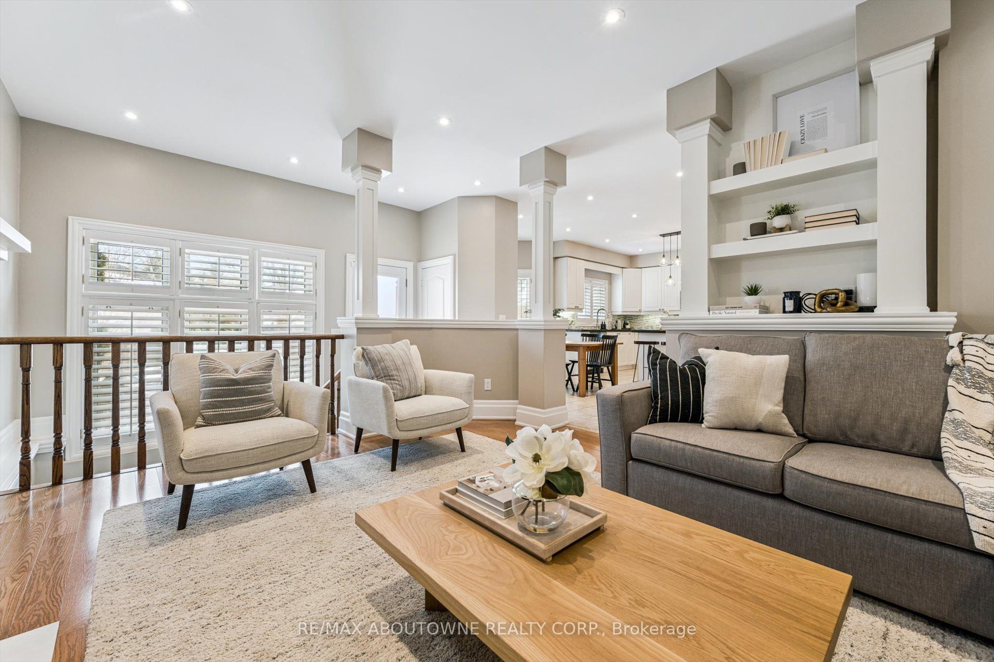 256 Lexington Road, Oakville ‣ W12903018 256 Lexington Road, Oakville ‣ W12903018