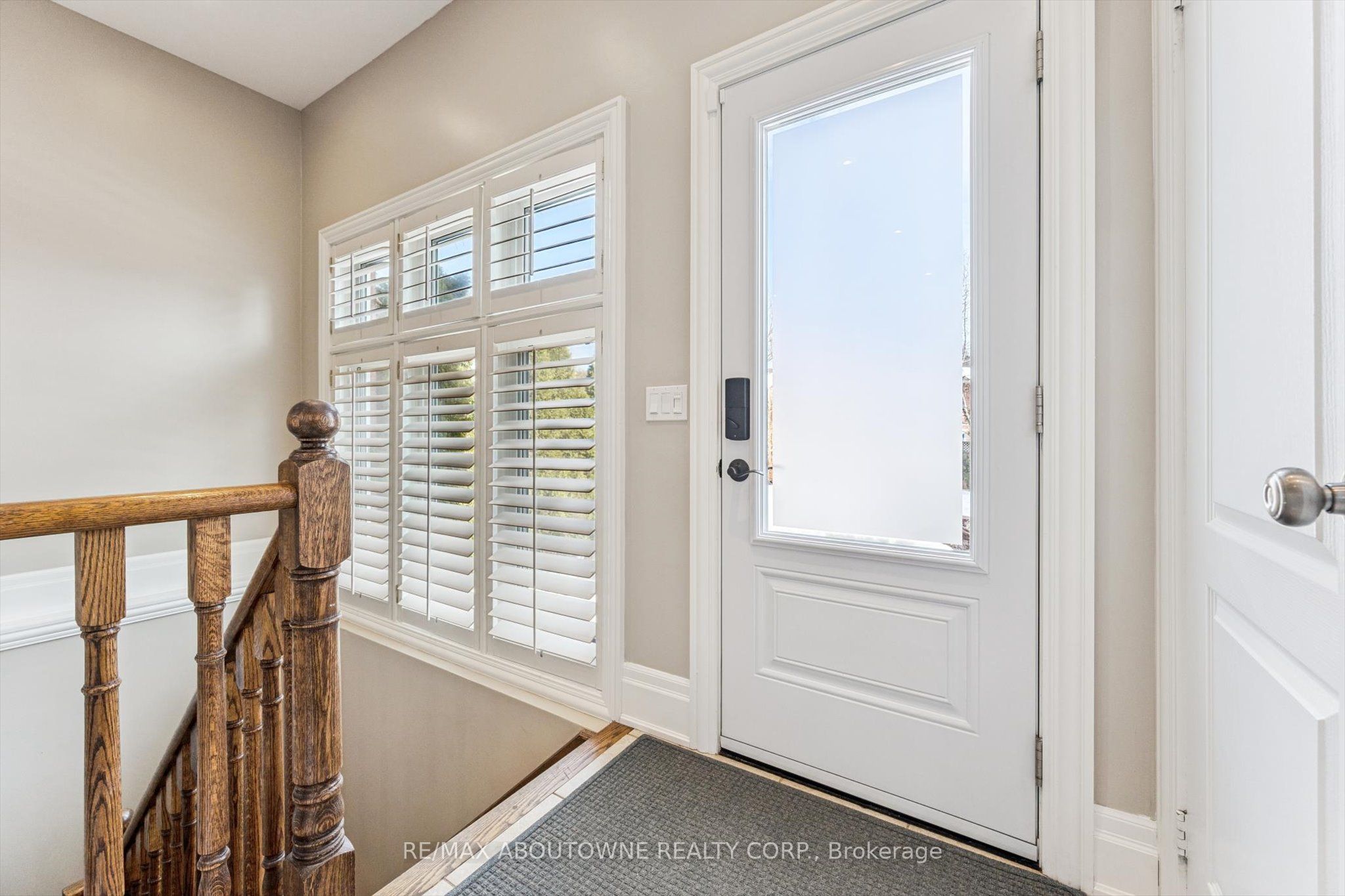 256 Lexington Road, Oakville ‣ W12903018 256 Lexington Road, Oakville ‣ W12903018