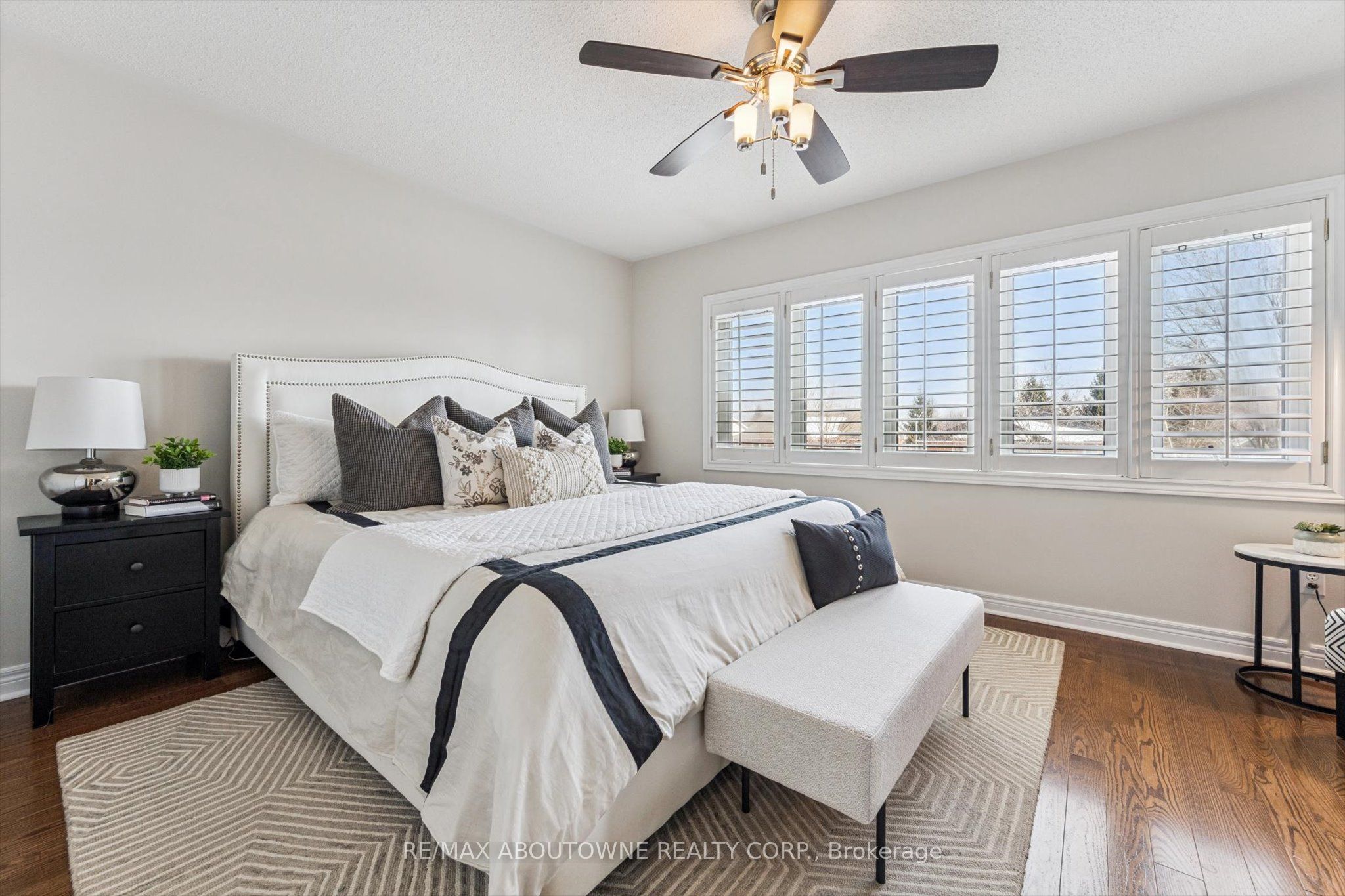 256 Lexington Road, Oakville ‣ W12903018 256 Lexington Road, Oakville ‣ W12903018