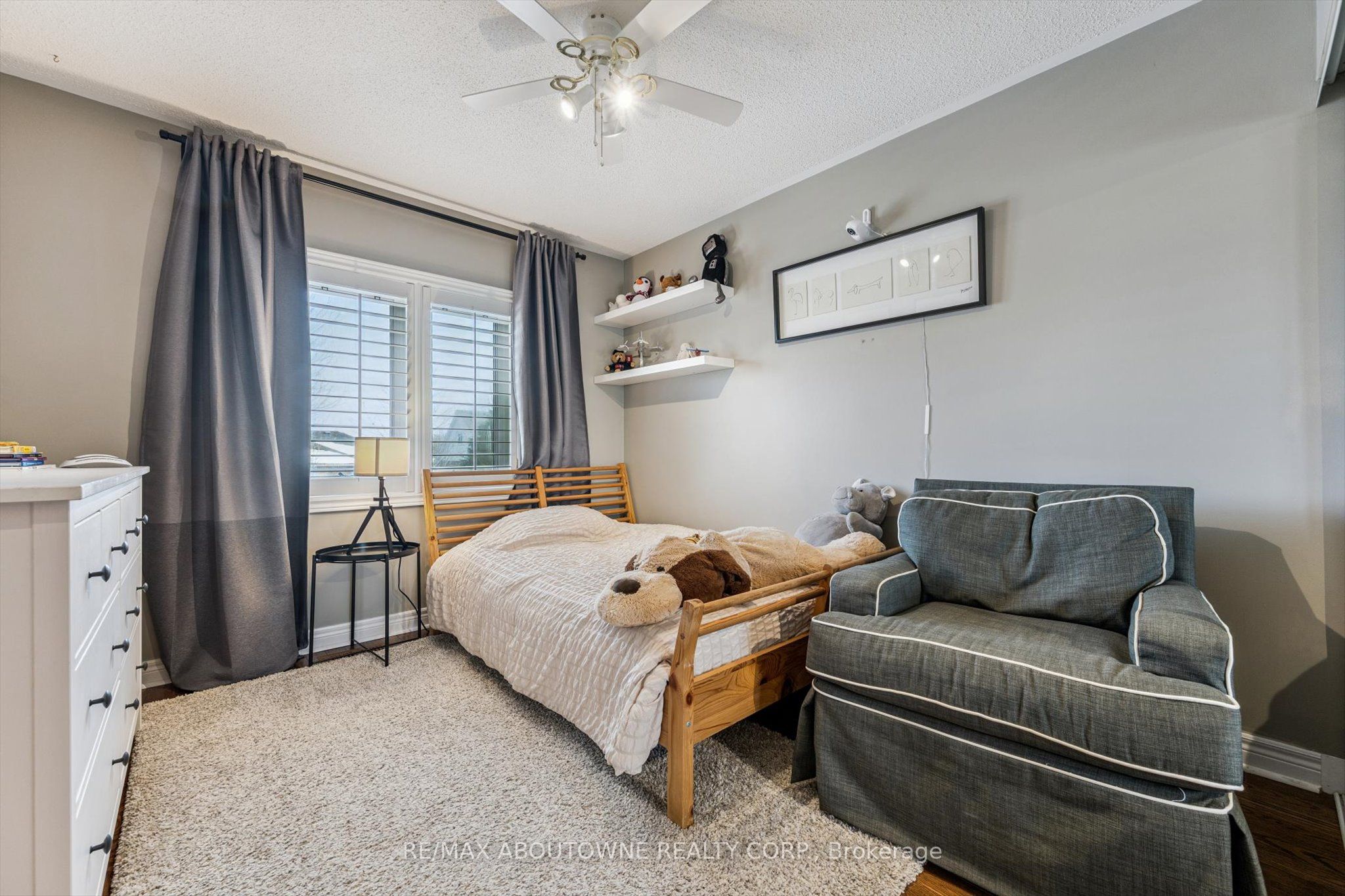 256 Lexington Road, Oakville ‣ W12903018 256 Lexington Road, Oakville ‣ W12903018