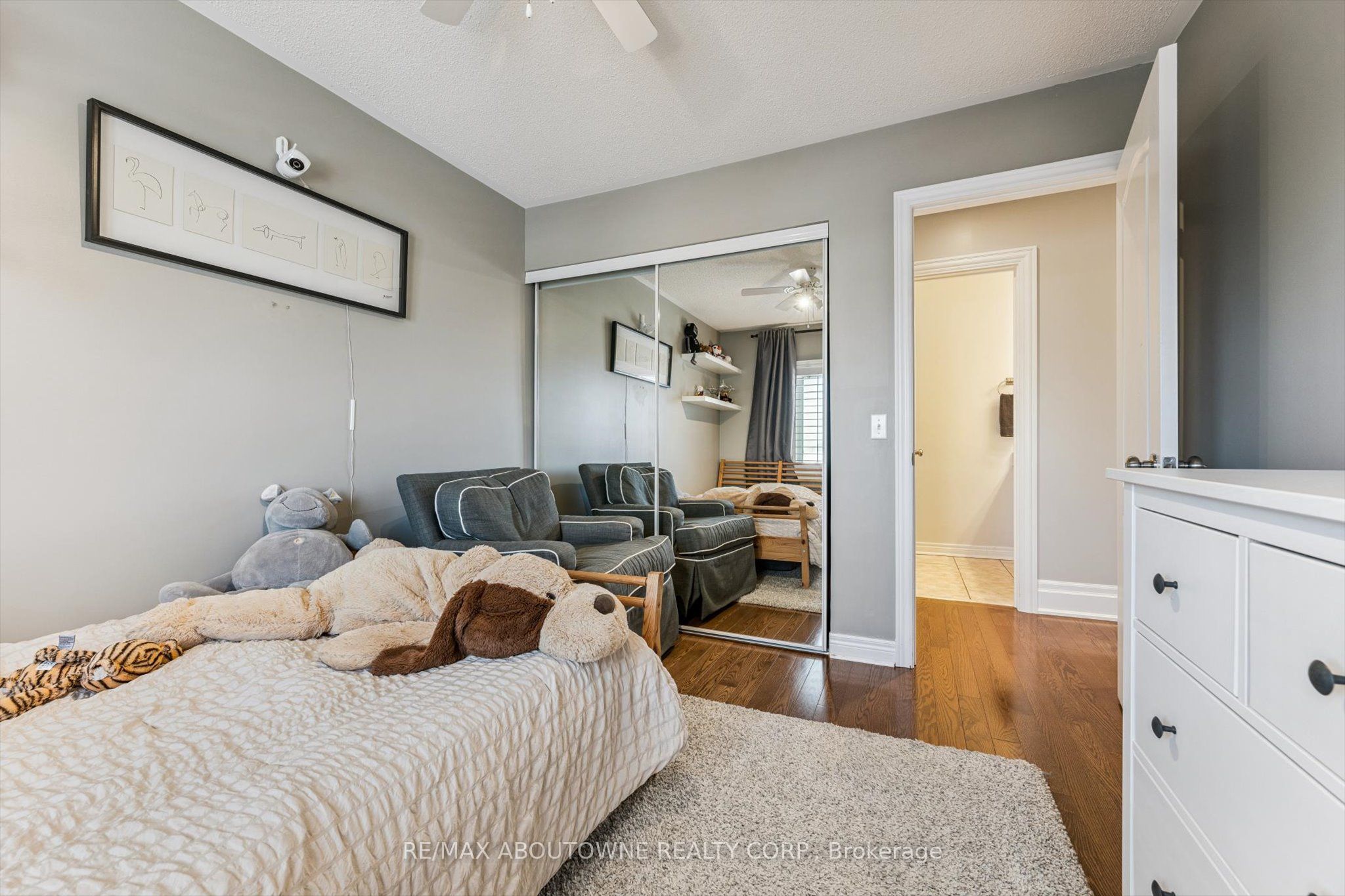 256 Lexington Road, Oakville ‣ W12903018 256 Lexington Road, Oakville ‣ W12903018