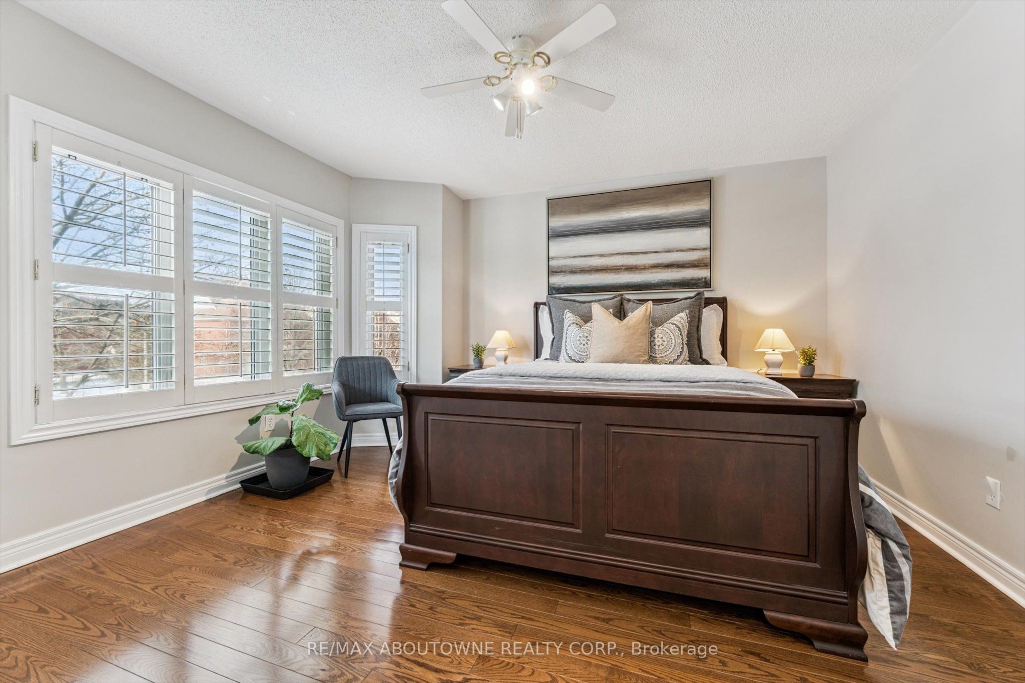 256 Lexington Road, Oakville ‣ W12903018 256 Lexington Road, Oakville ‣ W12903018