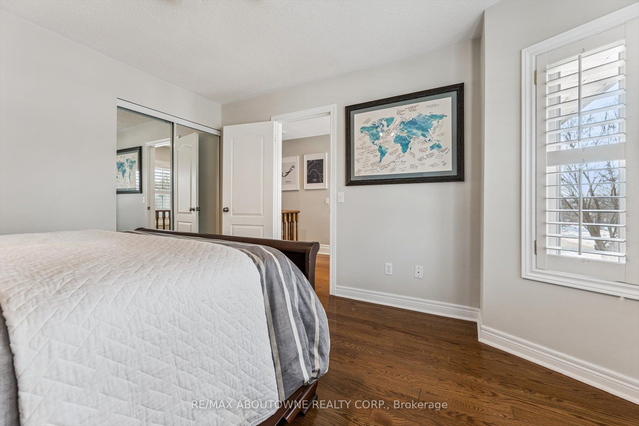 256 Lexington Road, Oakville ‣ W12903018 256 Lexington Road, Oakville ‣ W12903018