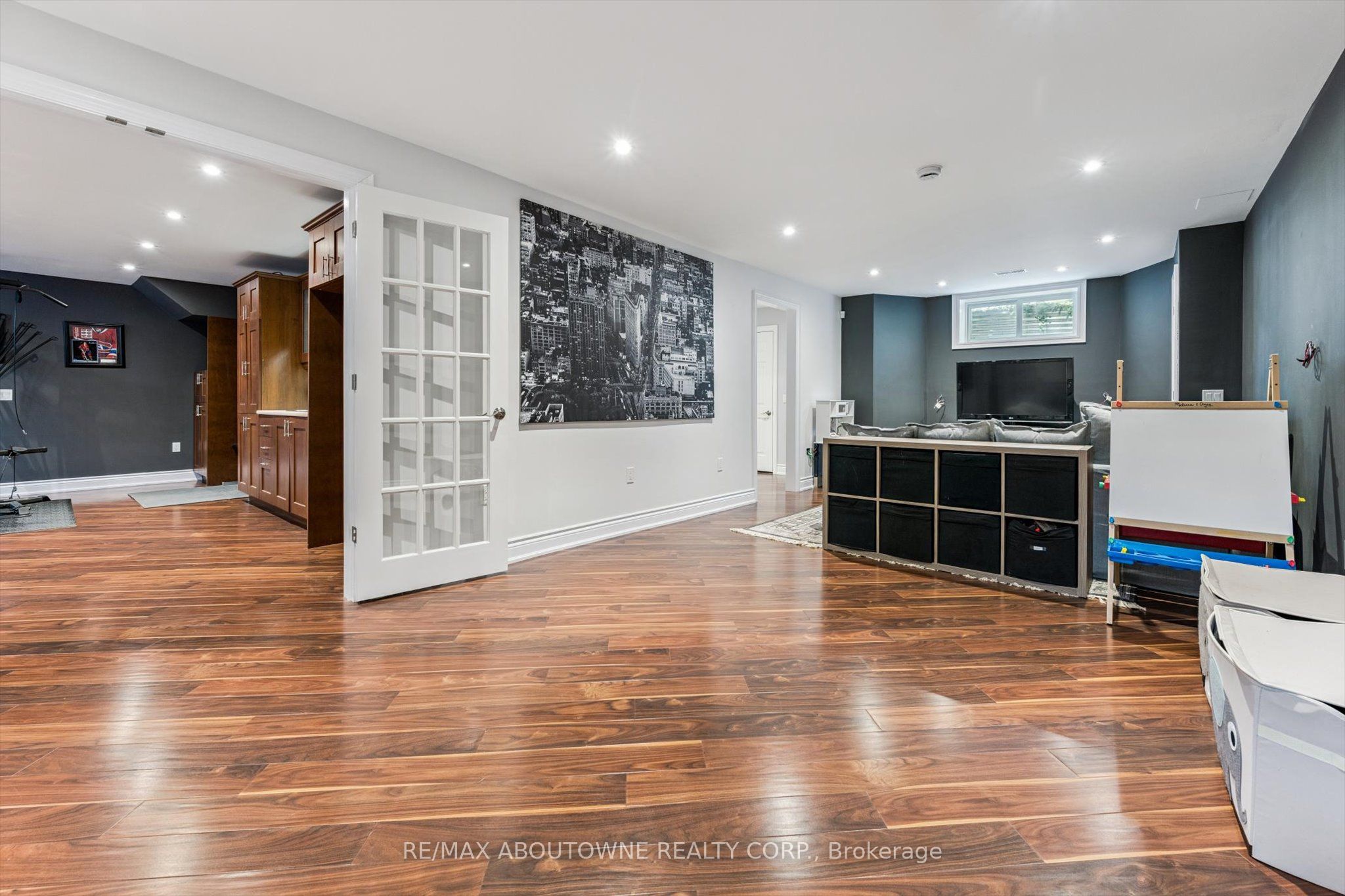 256 Lexington Road, Oakville ‣ W12903018 256 Lexington Road, Oakville ‣ W12903018