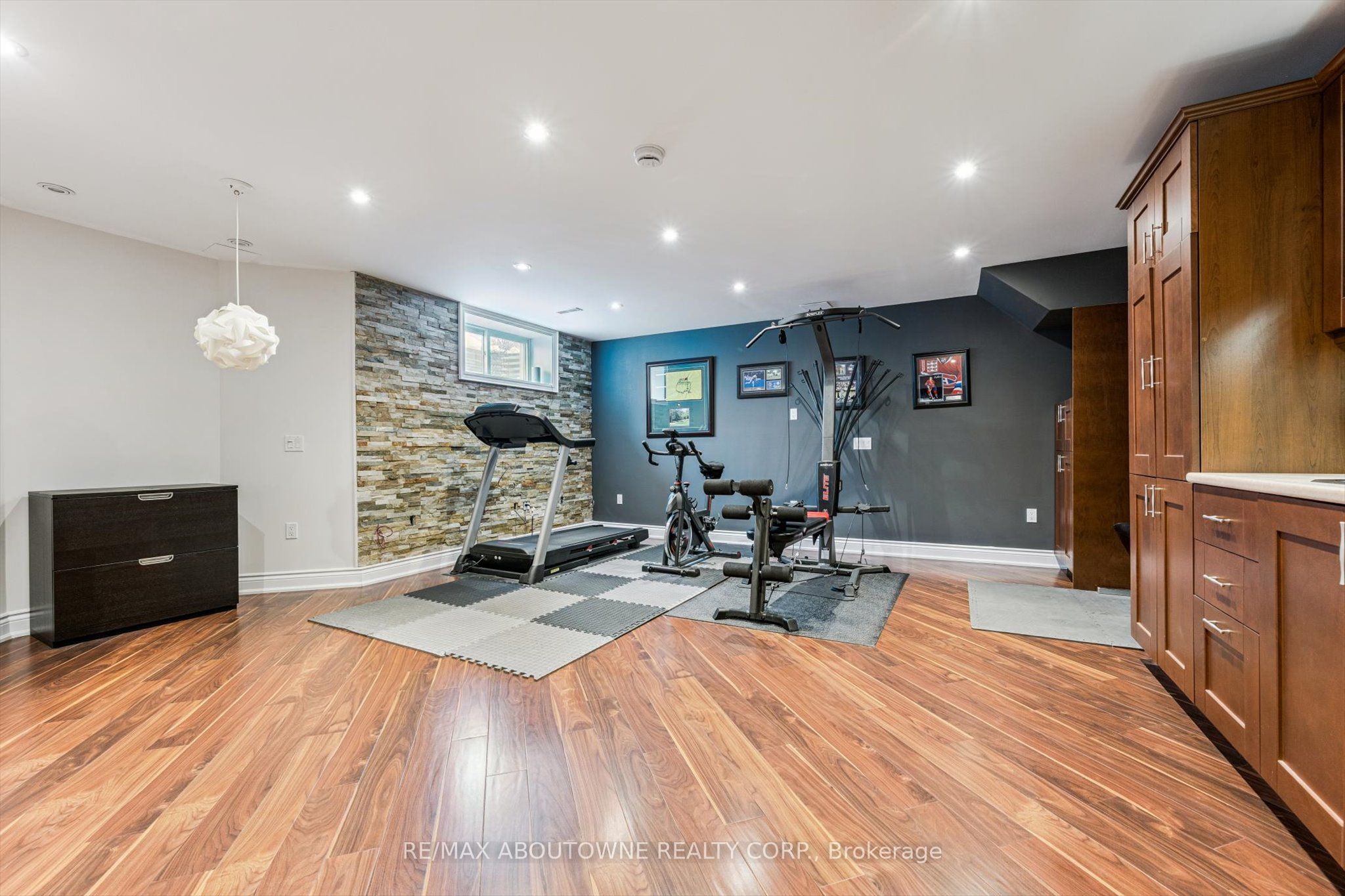 256 Lexington Road, Oakville ‣ W12903018 256 Lexington Road, Oakville ‣ W12903018