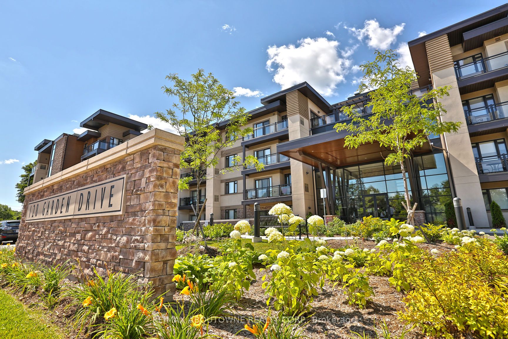 3 – 128 Garden Drive, Oakville