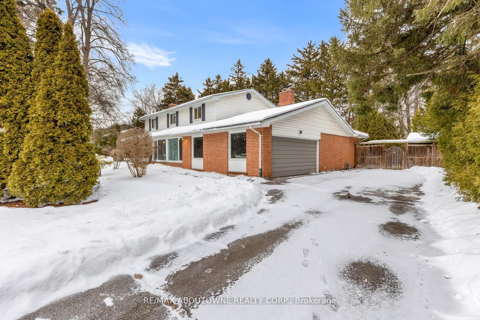 145 Wolfdale Avenue, Oakville