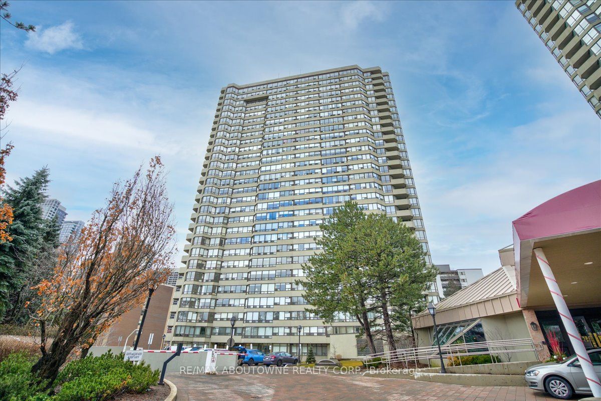 09 – 1300 Islington Avenue, Toronto W08