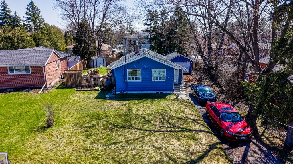 114 Ringwood Road, Oakville