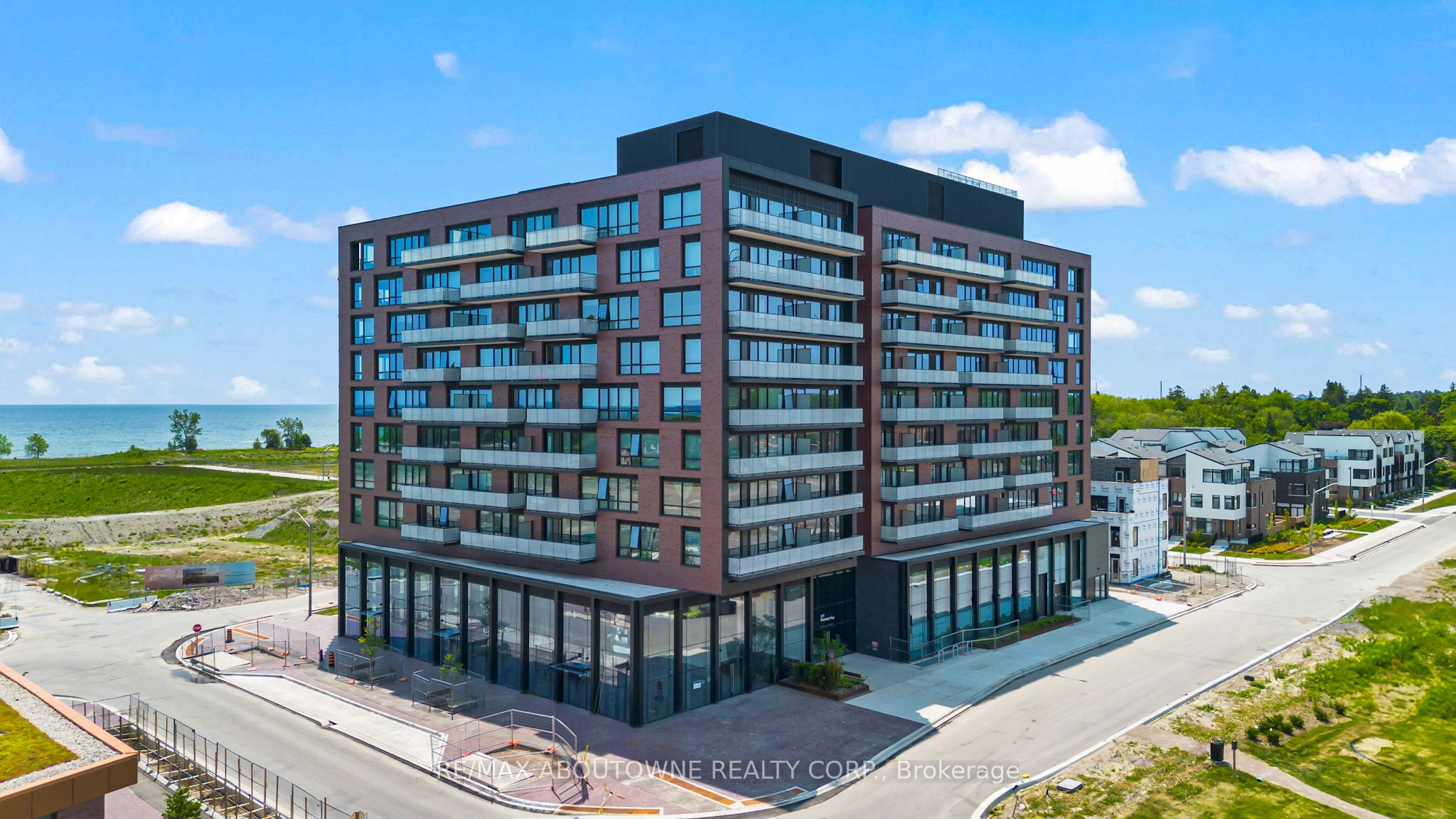 6 – 251 Masonry Way, Mississauga