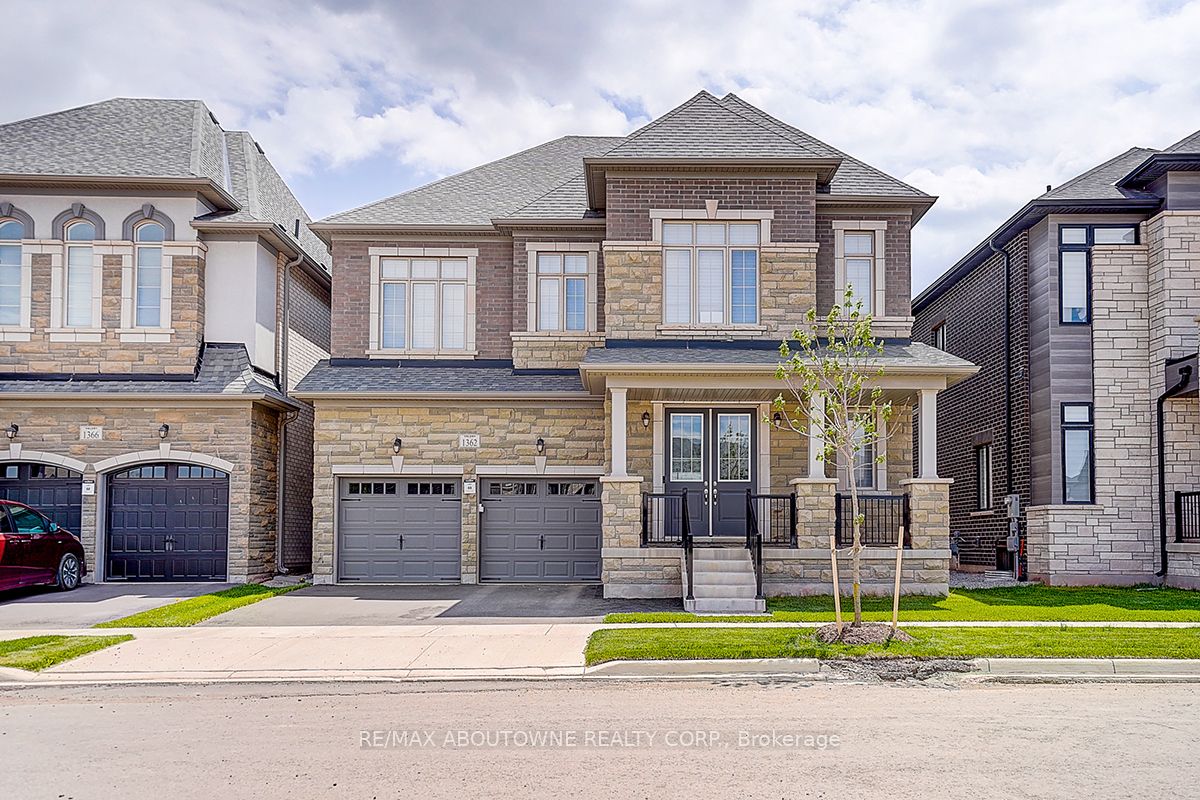 1362 LYNX Gardens, Oakville