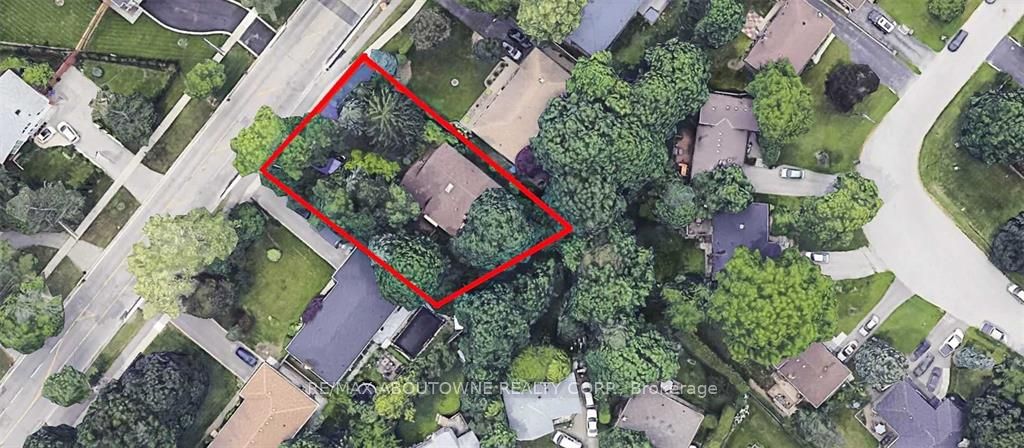 2066 Rebecca Street, Oakville