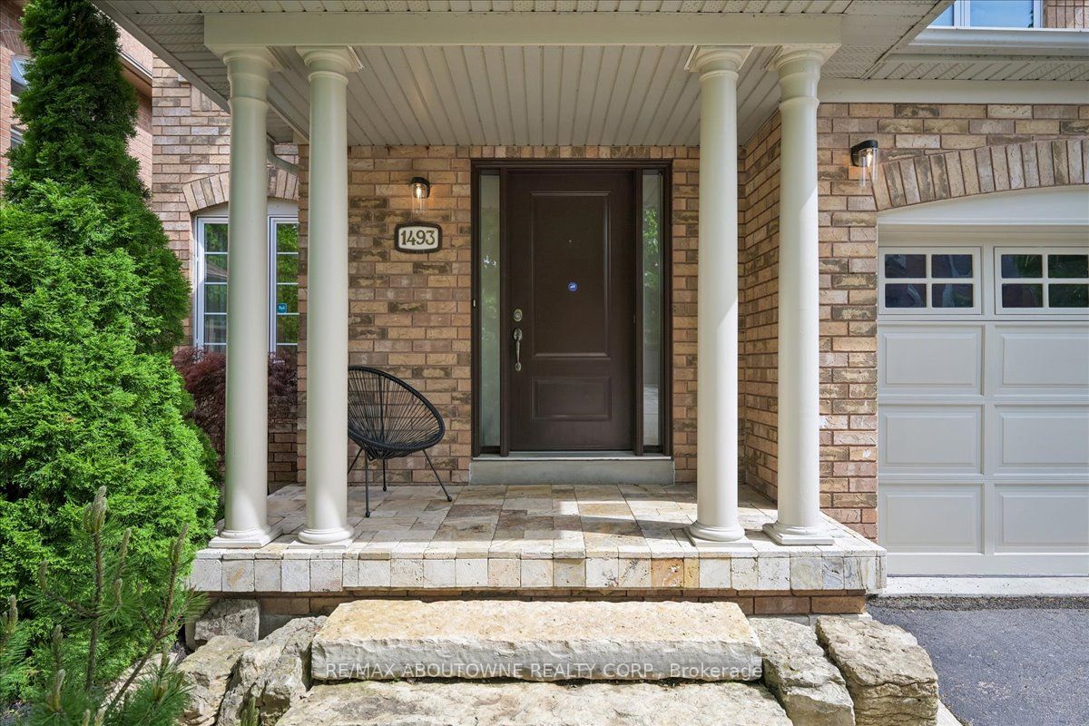 1493 Derby County Crescent, Oakville ‣ W13162050 1493 Derby County Crescent, Oakville ‣ W13162050