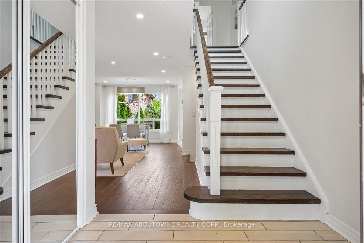 1493 Derby County Crescent, Oakville ‣ W13162050 1493 Derby County Crescent, Oakville ‣ W13162050