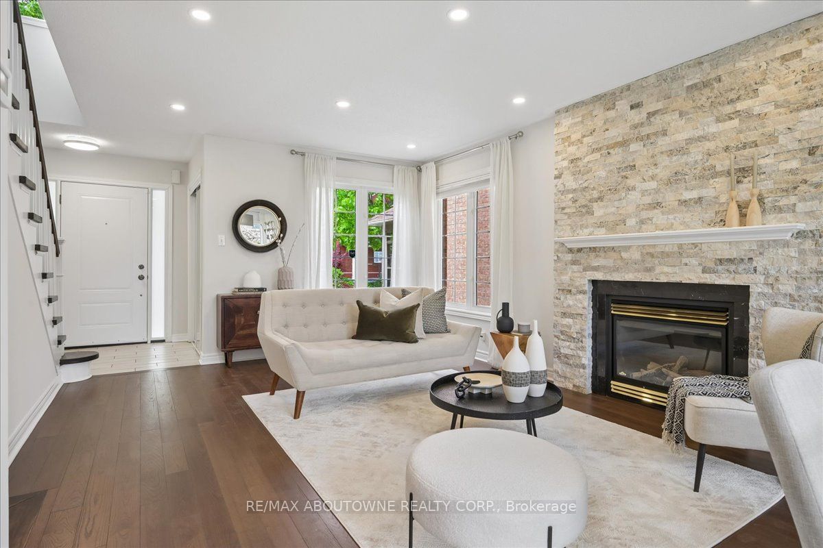 1493 Derby County Crescent, Oakville ‣ W13162050 1493 Derby County Crescent, Oakville ‣ W13162050
