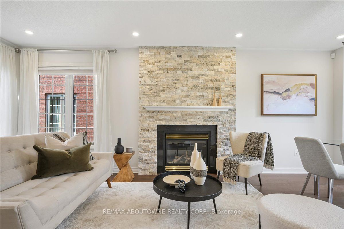 1493 Derby County Crescent, Oakville ‣ W13162050 1493 Derby County Crescent, Oakville ‣ W13162050
